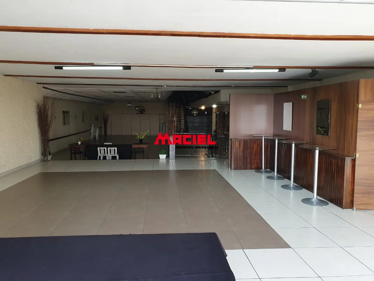 Alugar Comercial / Pr&eacute;dio em S&atilde;o Jos&eacute; dos Campos R$ 15.000,00 - Foto 3