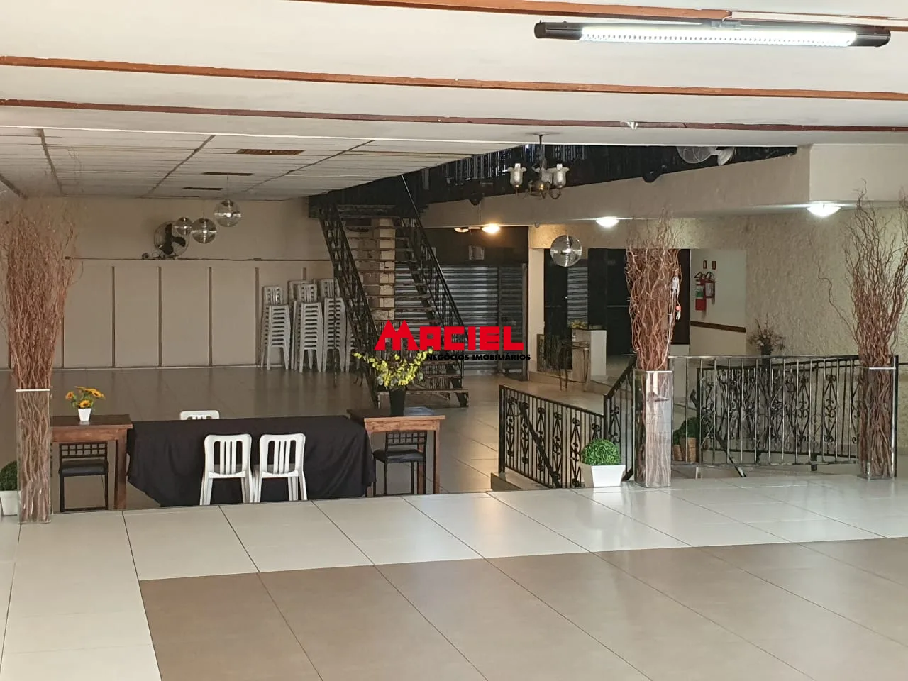 Alugar Comercial / Pr&eacute;dio em S&atilde;o Jos&eacute; dos Campos R$ 15.000,00 - Foto 4