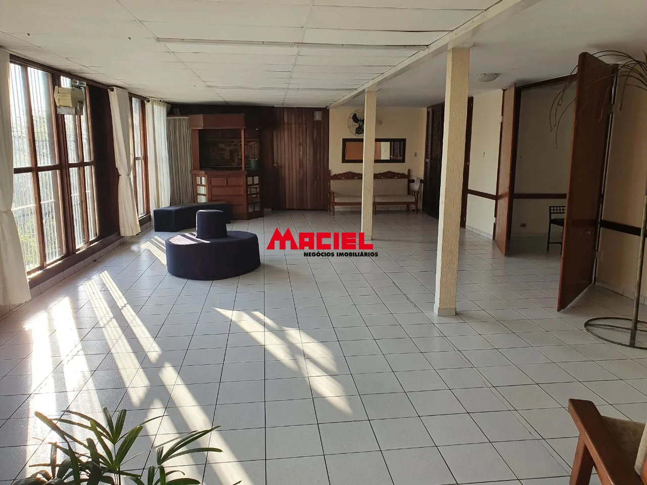 Alugar Comercial / Pr&eacute;dio em S&atilde;o Jos&eacute; dos Campos R$ 15.000,00 - Foto 14