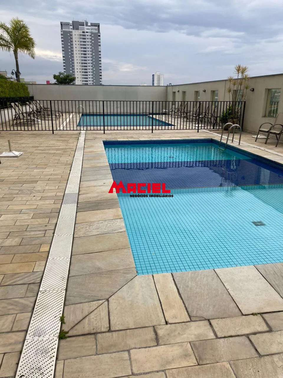 Alugar Apartamento / Padr&atilde;o em S&atilde;o Jos&eacute; dos Campos R$ 3.500,00 - Foto 1