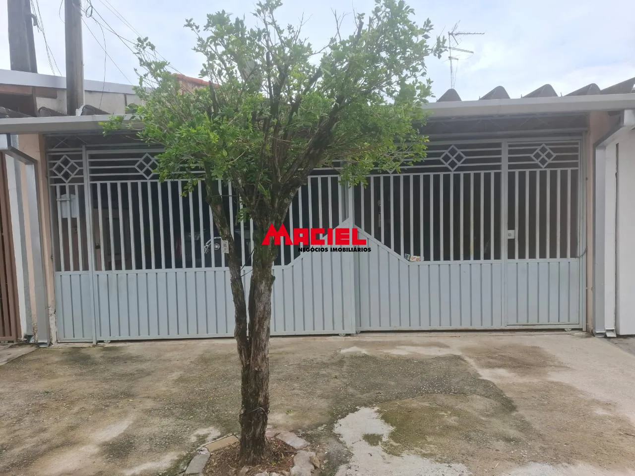 Alugar Casa / Padr&atilde;o em S&atilde;o Jos&eacute; dos Campos R$ 3.000,00 - Foto 1