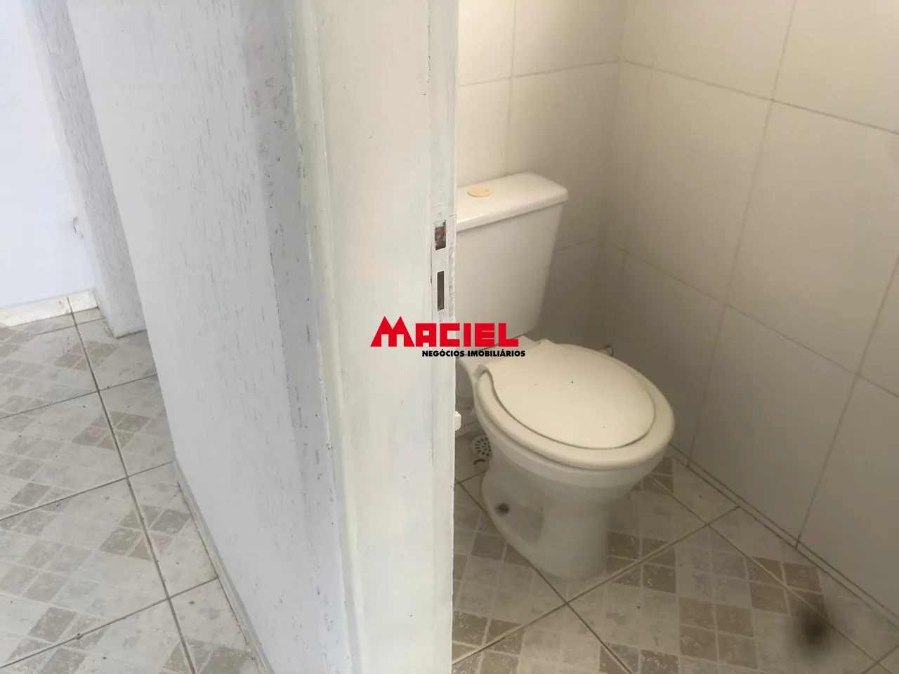 Alugar Comercial / Ponto Comercial em S&atilde;o Jos&eacute; dos Campos R$ 3.000,00 - Foto 1