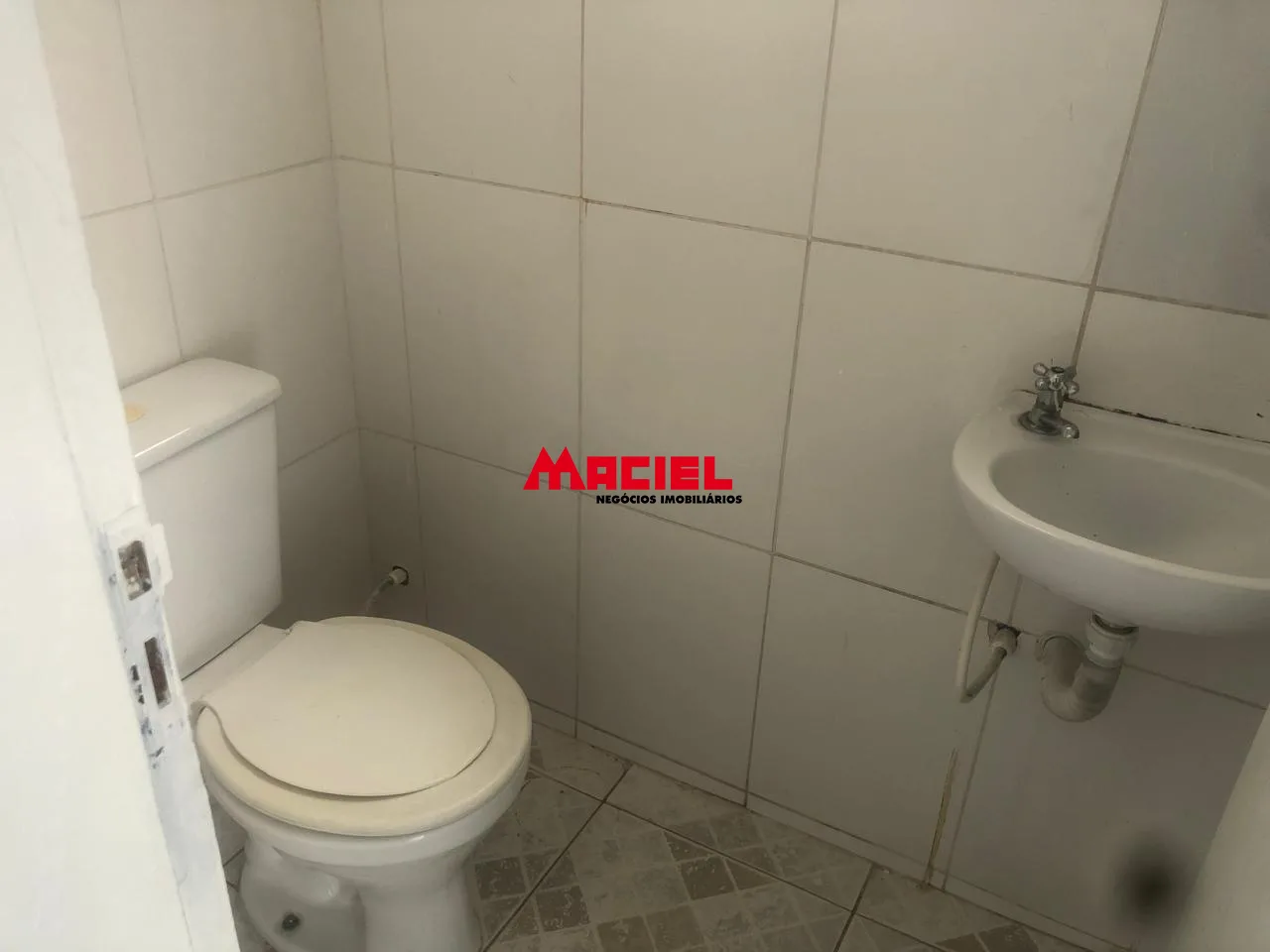 Alugar Comercial / Ponto Comercial em S&atilde;o Jos&eacute; dos Campos R$ 3.000,00 - Foto 3