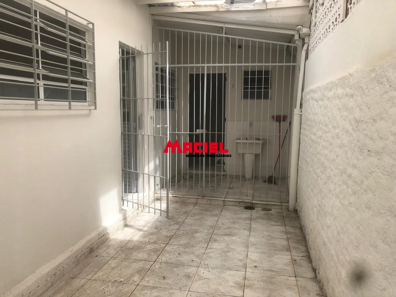 Alugar Comercial / Ponto Comercial em S&atilde;o Jos&eacute; dos Campos R$ 3.000,00 - Foto 5
