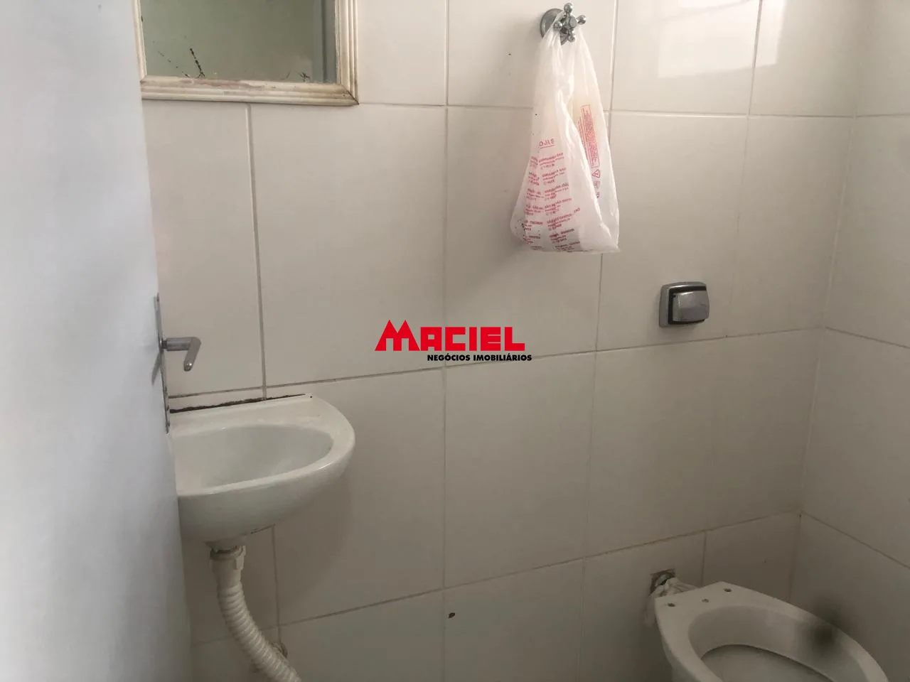 Alugar Comercial / Ponto Comercial em S&atilde;o Jos&eacute; dos Campos R$ 3.000,00 - Foto 9