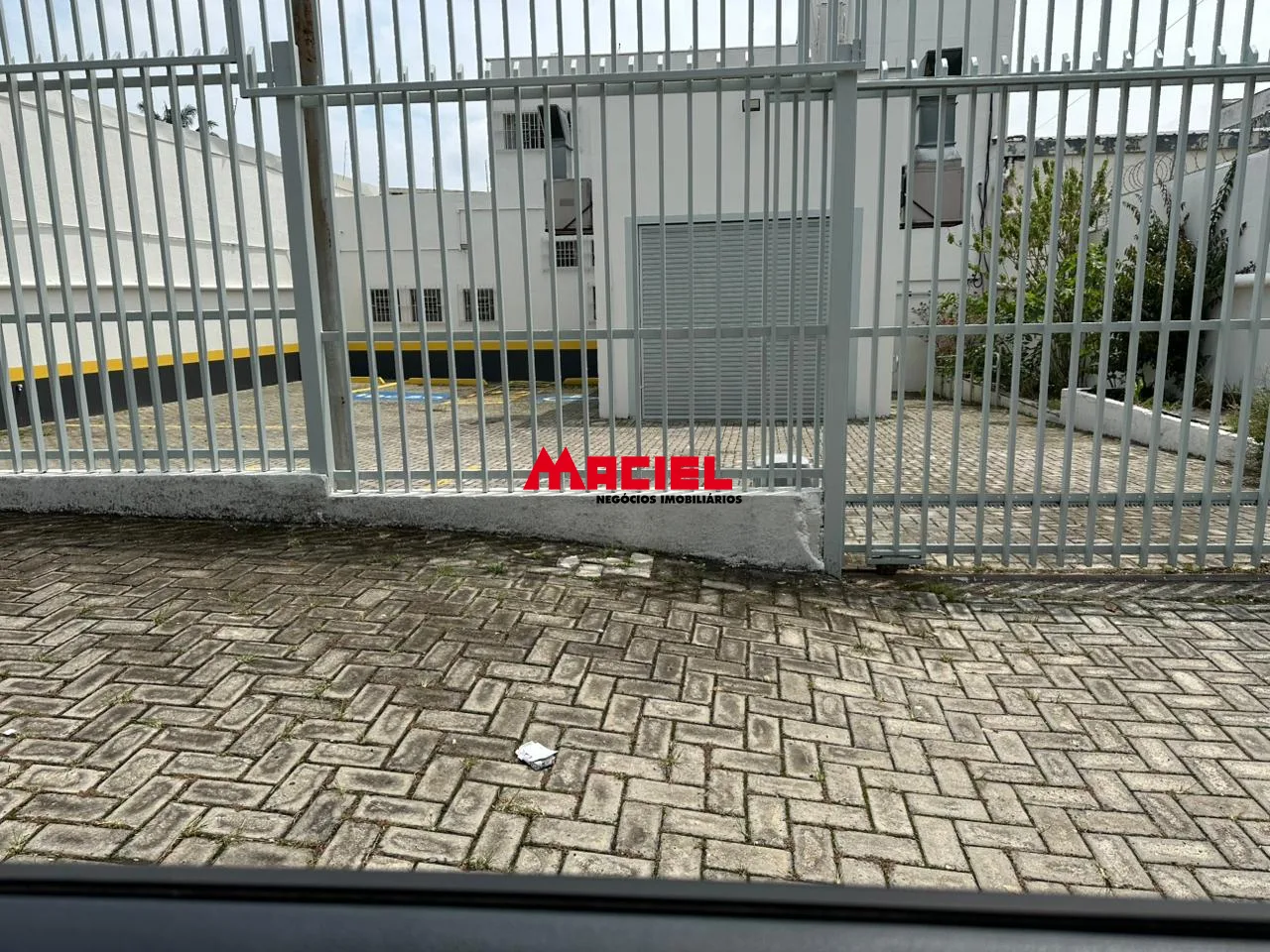 Alugar Comercial / Ponto Comercial em Jacare&iacute; R$ 25.000,00 - Foto 2