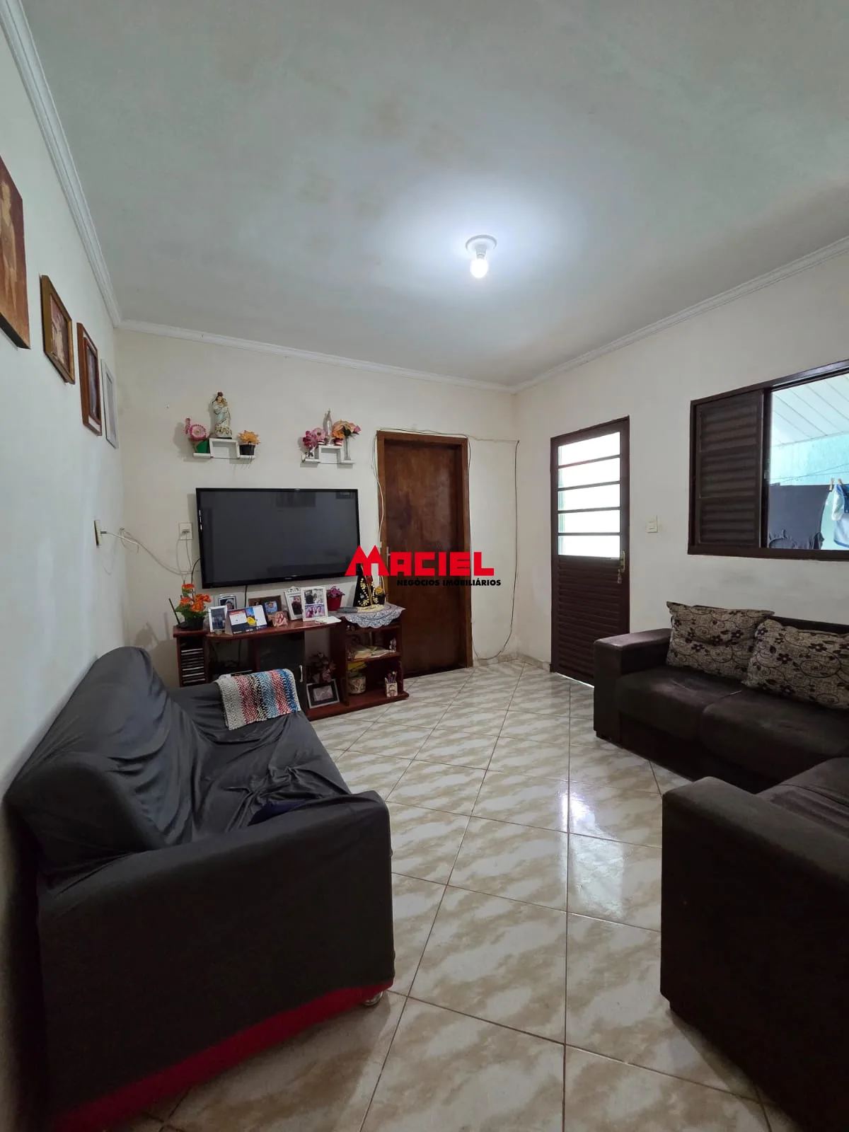 Comprar Casa / Sobrado em S&atilde;o Jos&eacute; dos Campos R$ 300.000,00 - Foto 2