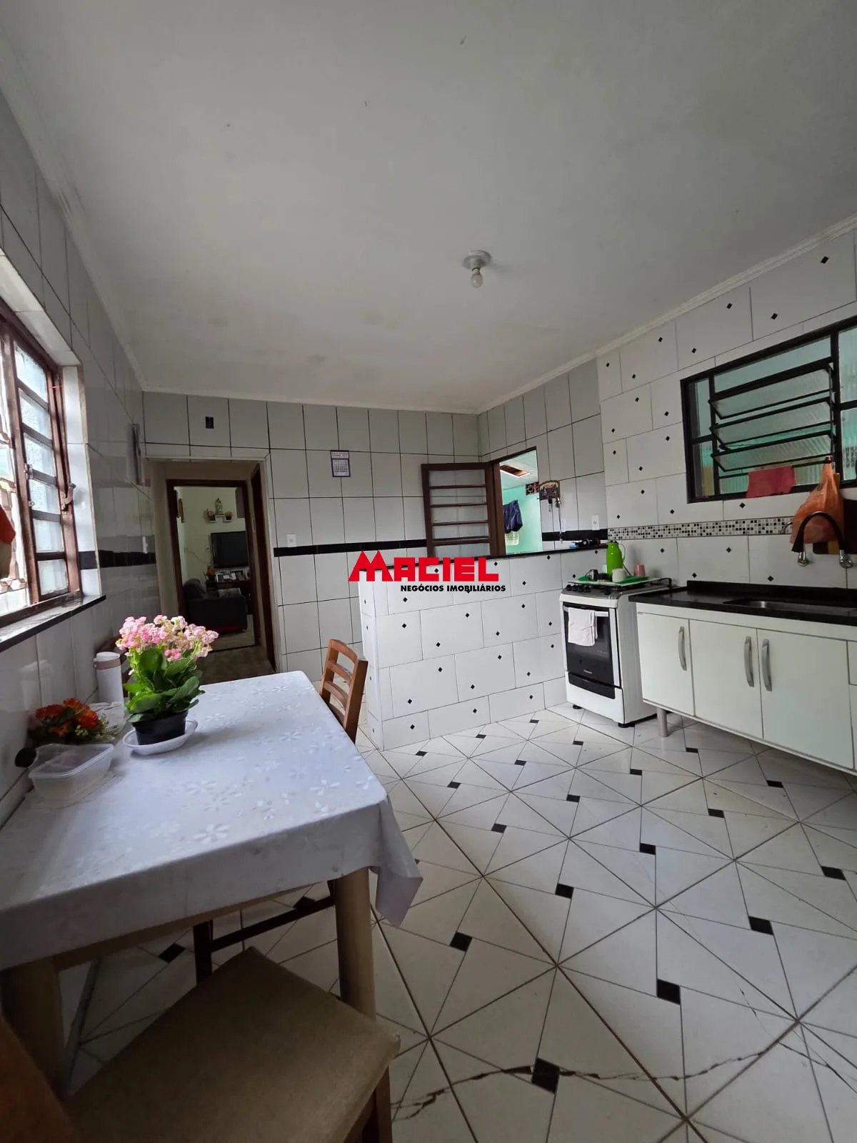 Comprar Casa / Sobrado em S&atilde;o Jos&eacute; dos Campos R$ 300.000,00 - Foto 5