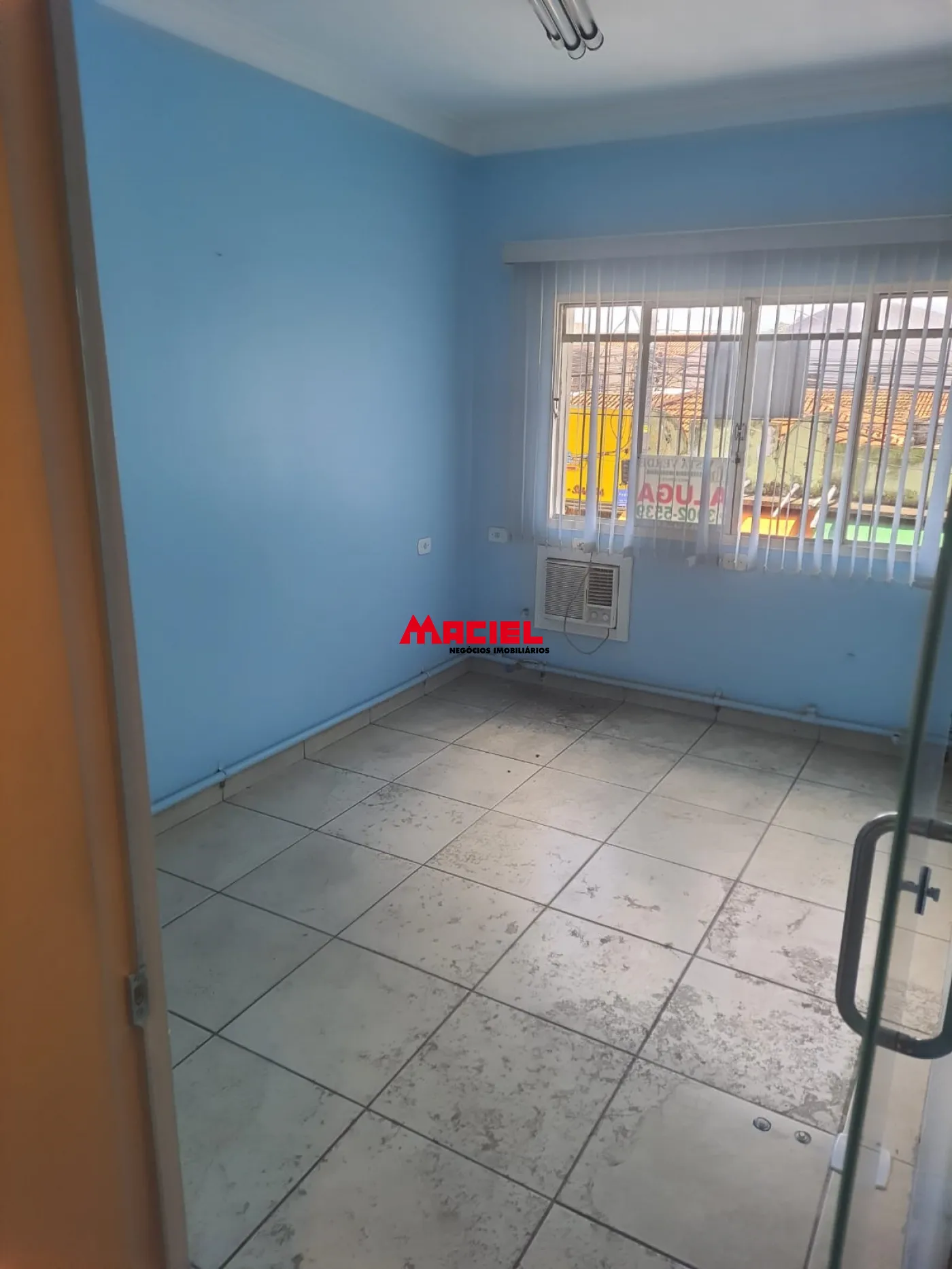 Alugar Comercial / Sala em S&atilde;o Jos&eacute; dos Campos R$ 1.650,00 - Foto 3