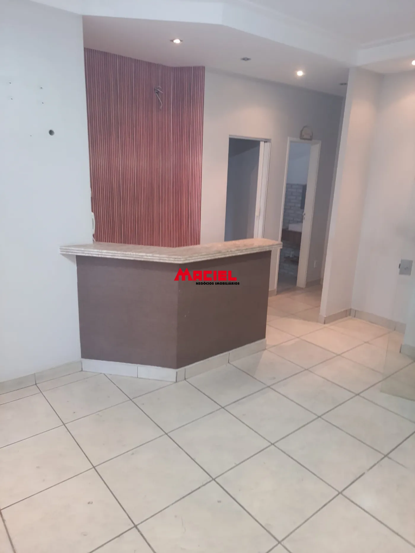 Alugar Comercial / Sala em S&atilde;o Jos&eacute; dos Campos R$ 1.650,00 - Foto 1