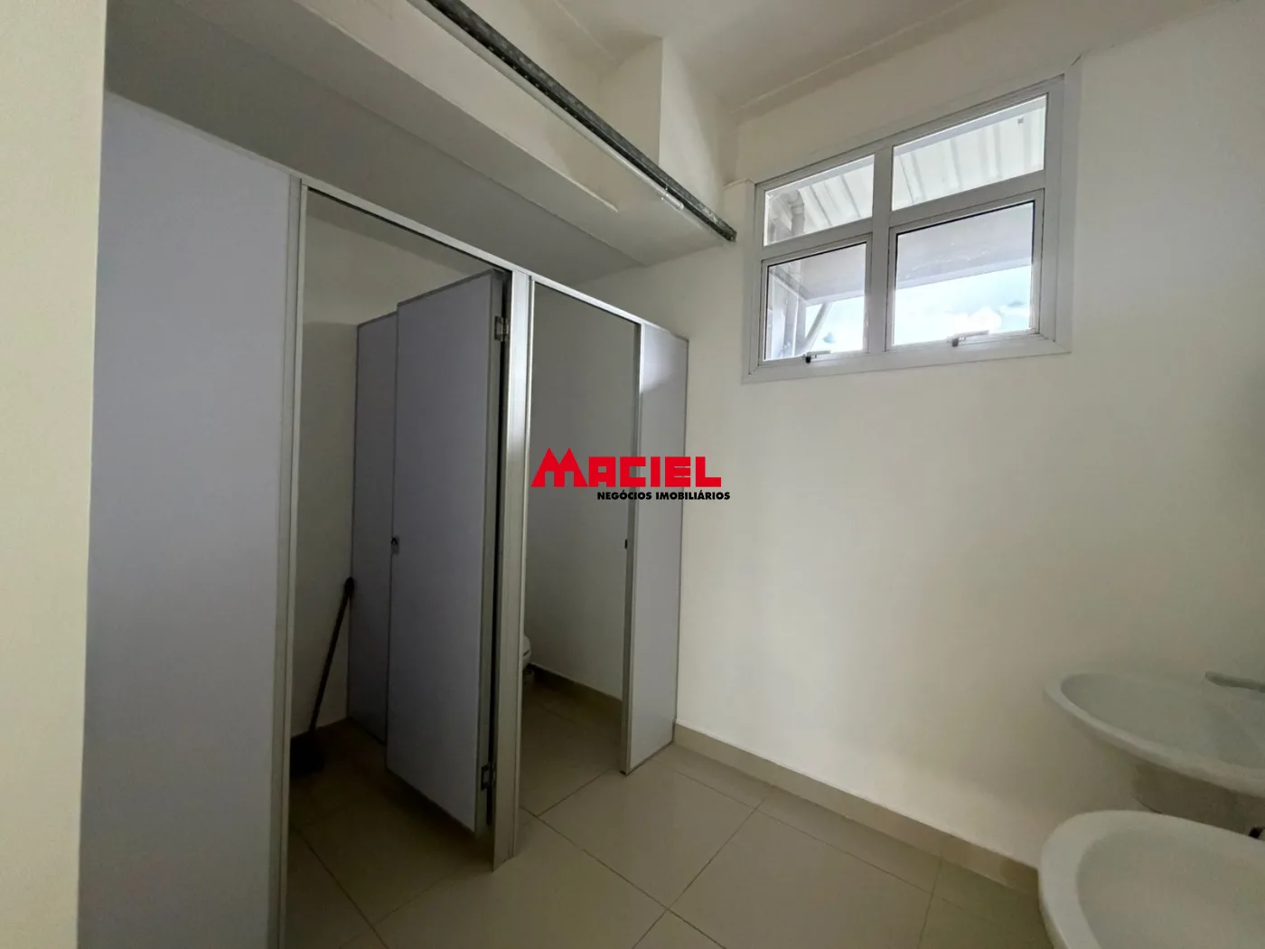 Alugar Comercial / Pr&eacute;dio em S&atilde;o Jos&eacute; dos Campos R$ 10.000,00 - Foto 2