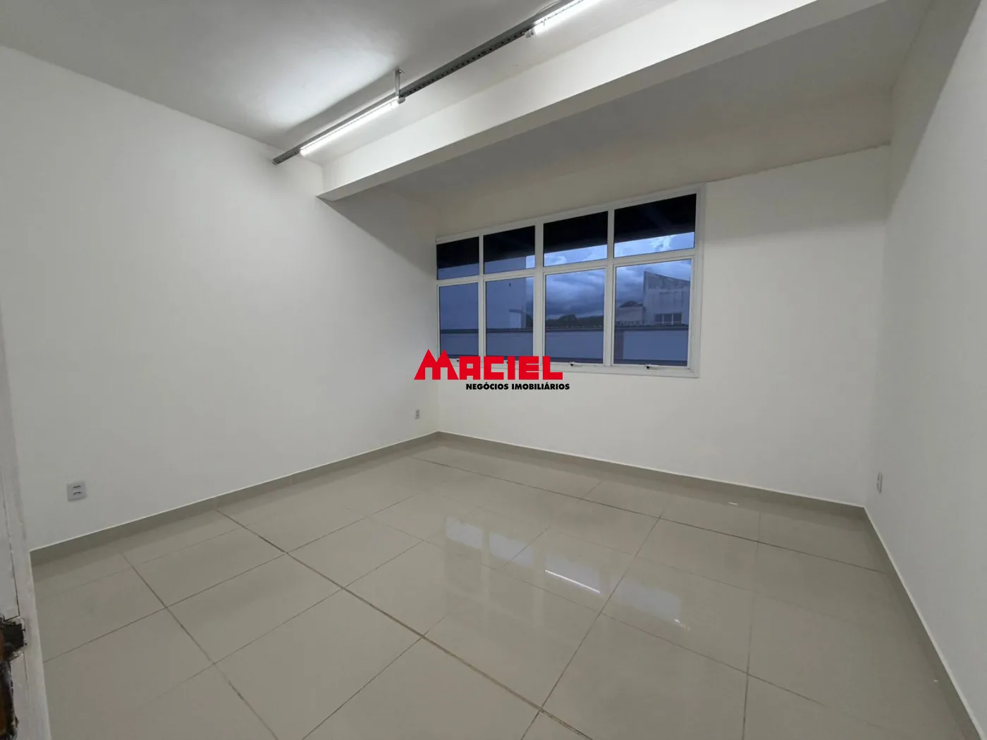 Alugar Comercial / Pr&eacute;dio em S&atilde;o Jos&eacute; dos Campos R$ 10.000,00 - Foto 5