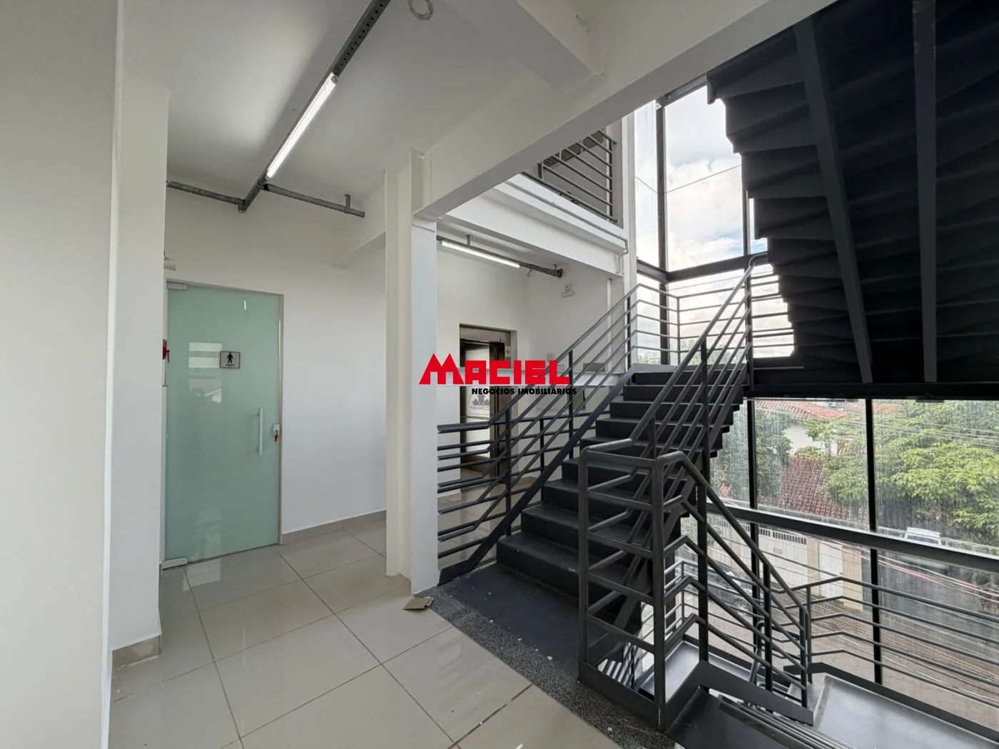 Alugar Comercial / Pr&eacute;dio em S&atilde;o Jos&eacute; dos Campos R$ 10.000,00 - Foto 6