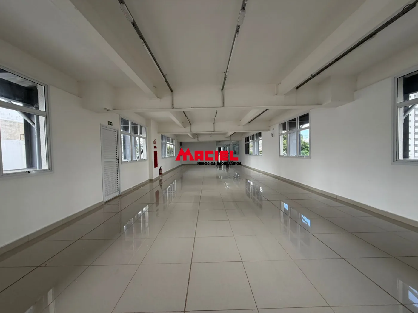 Alugar Comercial / Pr&eacute;dio em S&atilde;o Jos&eacute; dos Campos R$ 10.000,00 - Foto 10