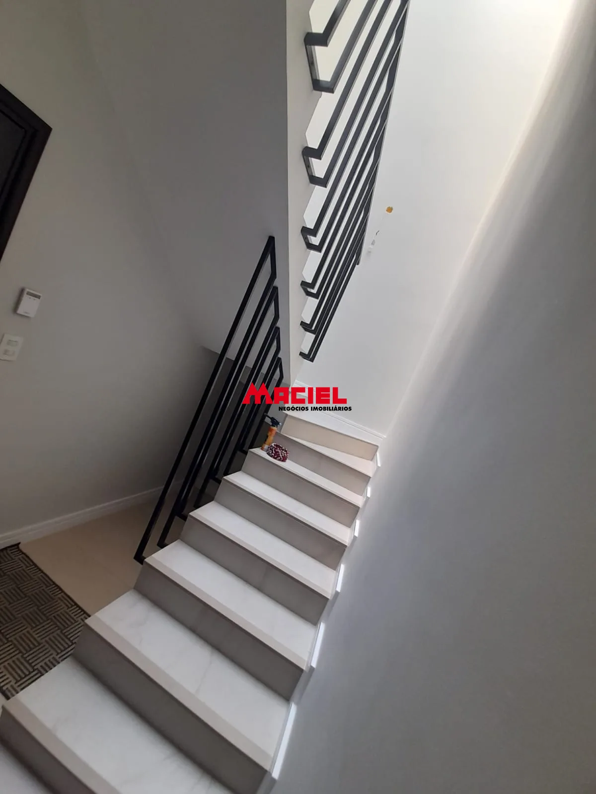 Alugar Casa / Sobrado em S&atilde;o Jos&eacute; dos Campos R$ 7.800,00 - Foto 15