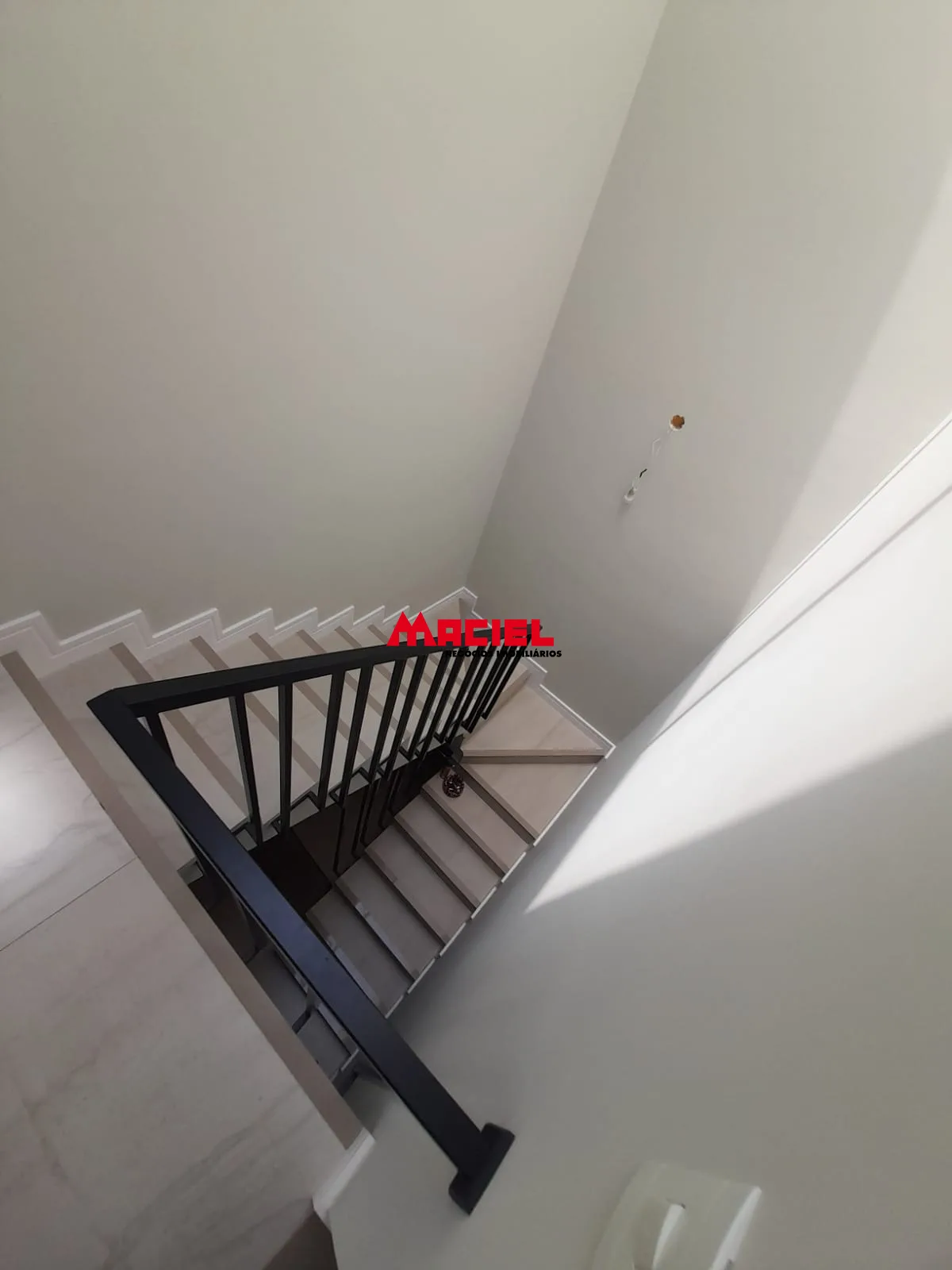 Alugar Casa / Sobrado em S&atilde;o Jos&eacute; dos Campos R$ 7.800,00 - Foto 32