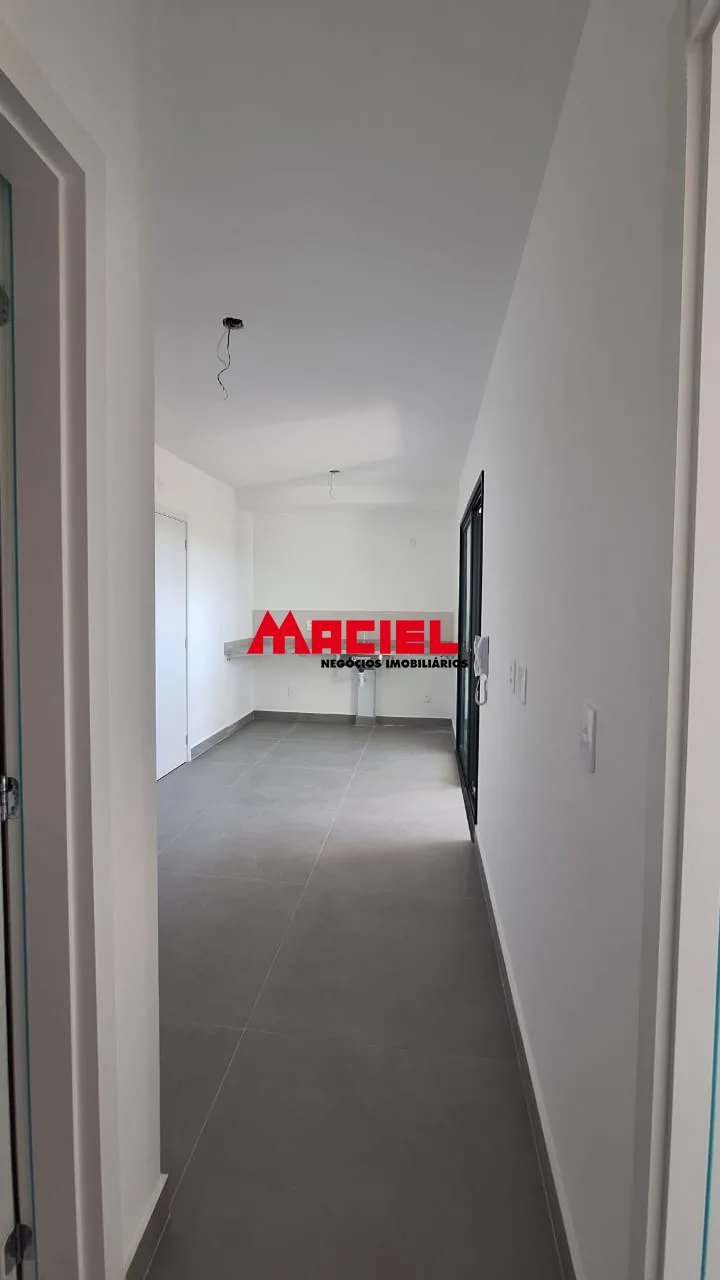 Alugar Apartamento / Padr&atilde;o em S&atilde;o Jos&eacute; dos Campos R$ 3.500,00 - Foto 2