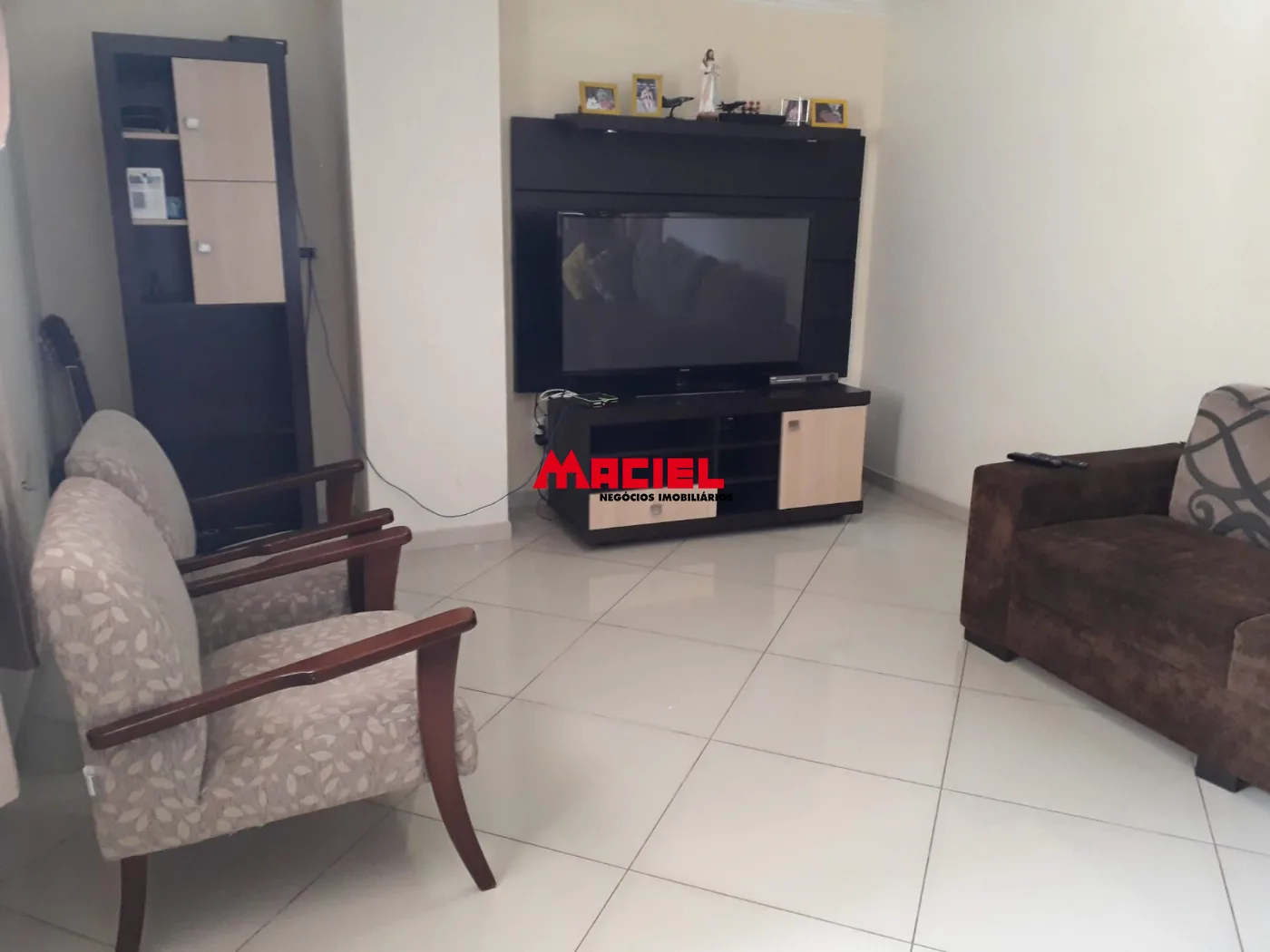 Alugar Casa / Sobrado em S&atilde;o Jos&eacute; dos Campos R$ 7.200,00 - Foto 1
