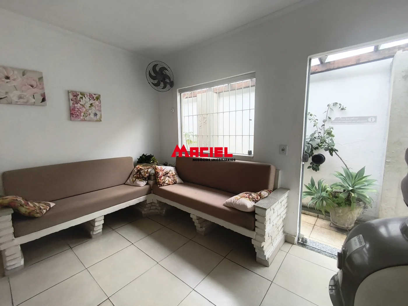 Comprar Casa / Padr&atilde;o em S&atilde;o Jos&eacute; dos Campos R$ 410.000,00 - Foto 1