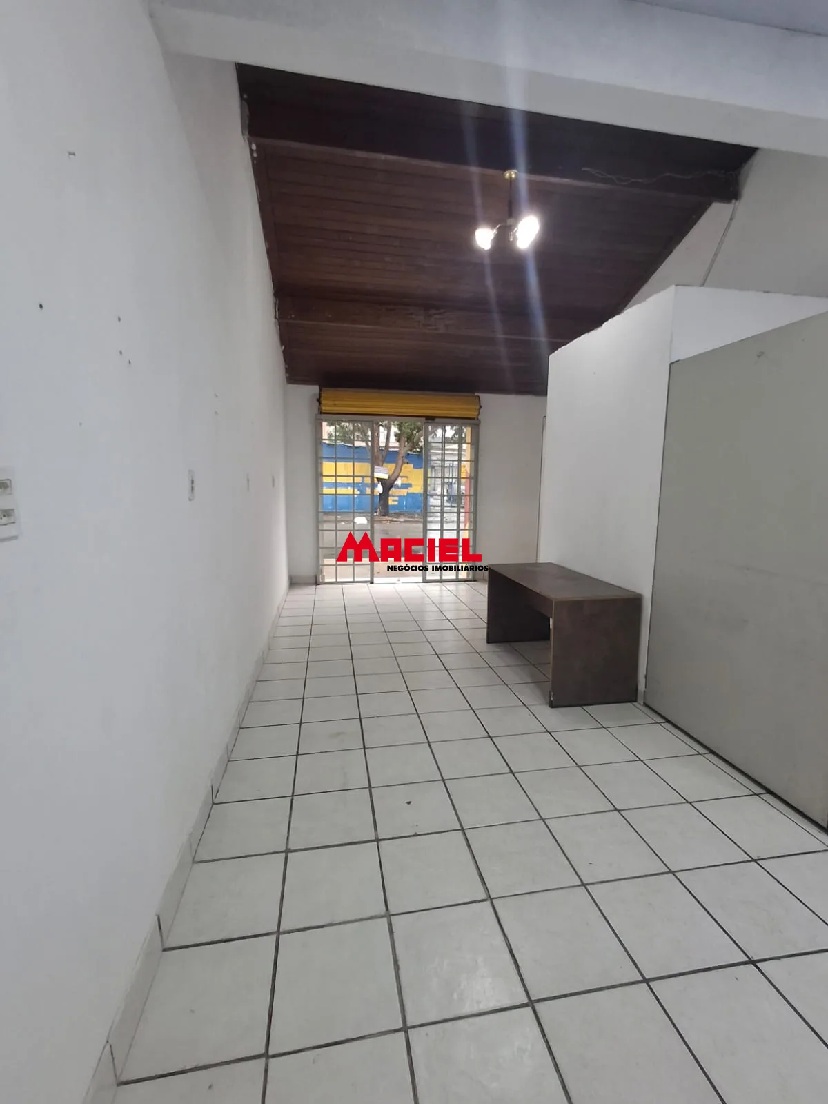 Alugar Comercial / Ponto Comercial em S&atilde;o Jos&eacute; dos Campos R$ 1.400,00 - Foto 1