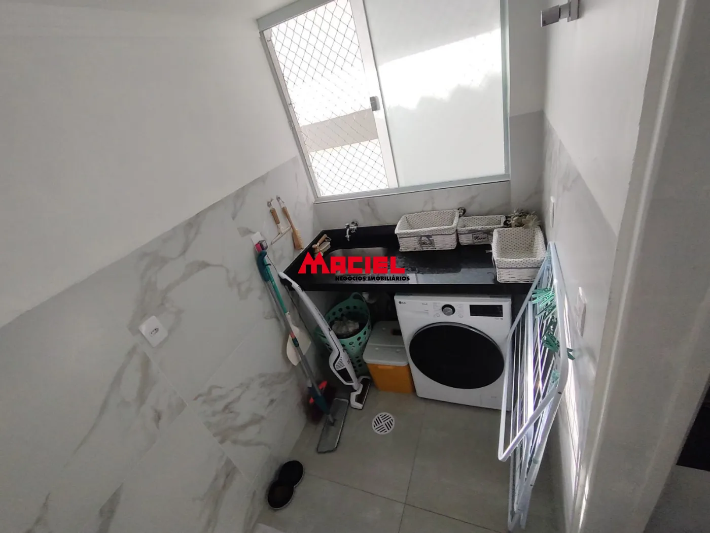 Comprar Apartamento / Padr&atilde;o em S&atilde;o Jos&eacute; dos Campos R$ 375.000,00 - Foto 13