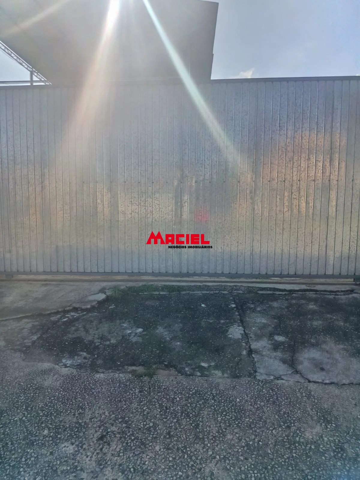 Alugar Comercial / Galp&atilde;o em S&atilde;o Jos&eacute; dos Campos R$ 8.000,00 - Foto 1