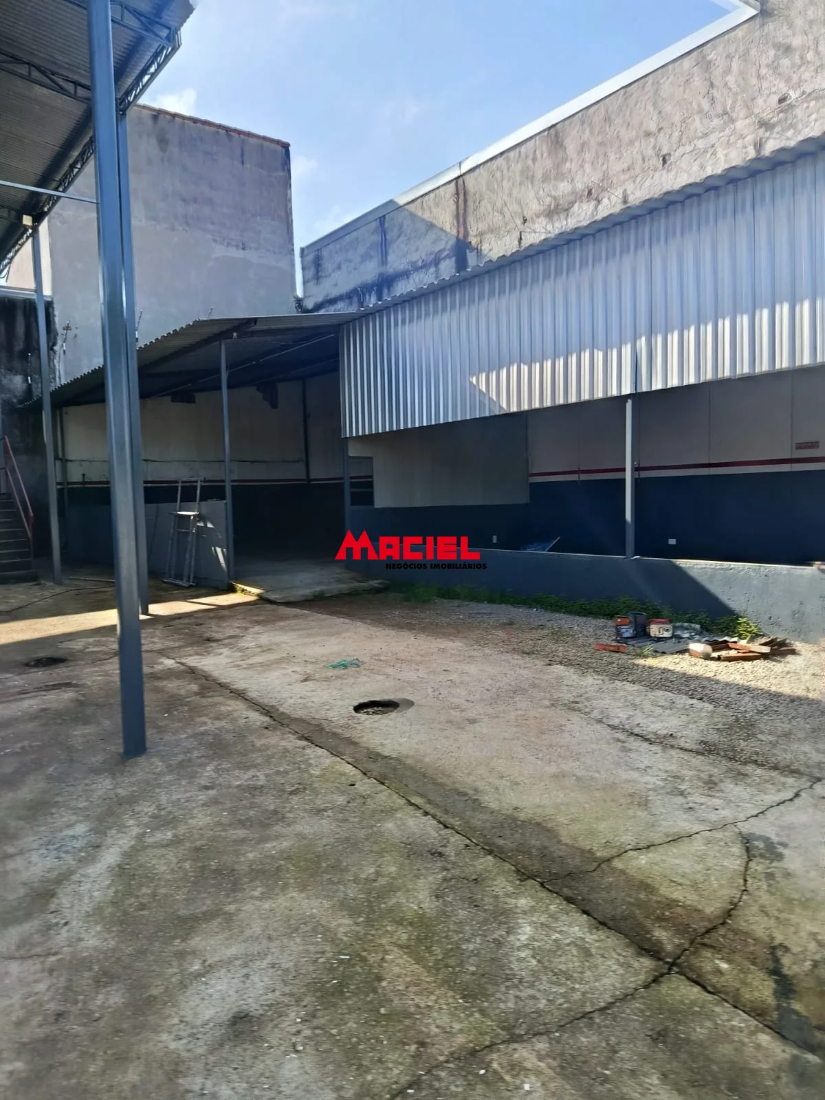 Alugar Comercial / Galp&atilde;o em S&atilde;o Jos&eacute; dos Campos R$ 8.000,00 - Foto 3