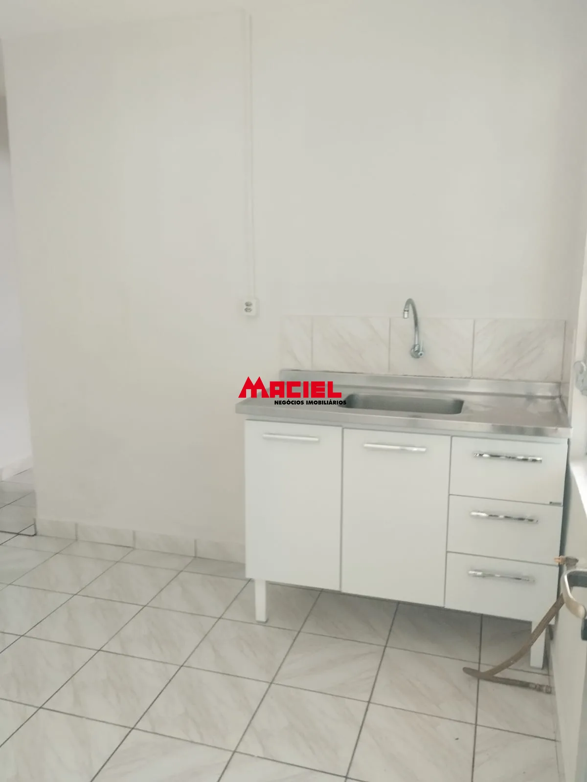 Alugar Casa / Padr&atilde;o em S&atilde;o Jos&eacute; dos Campos R$ 2.590,00 - Foto 2