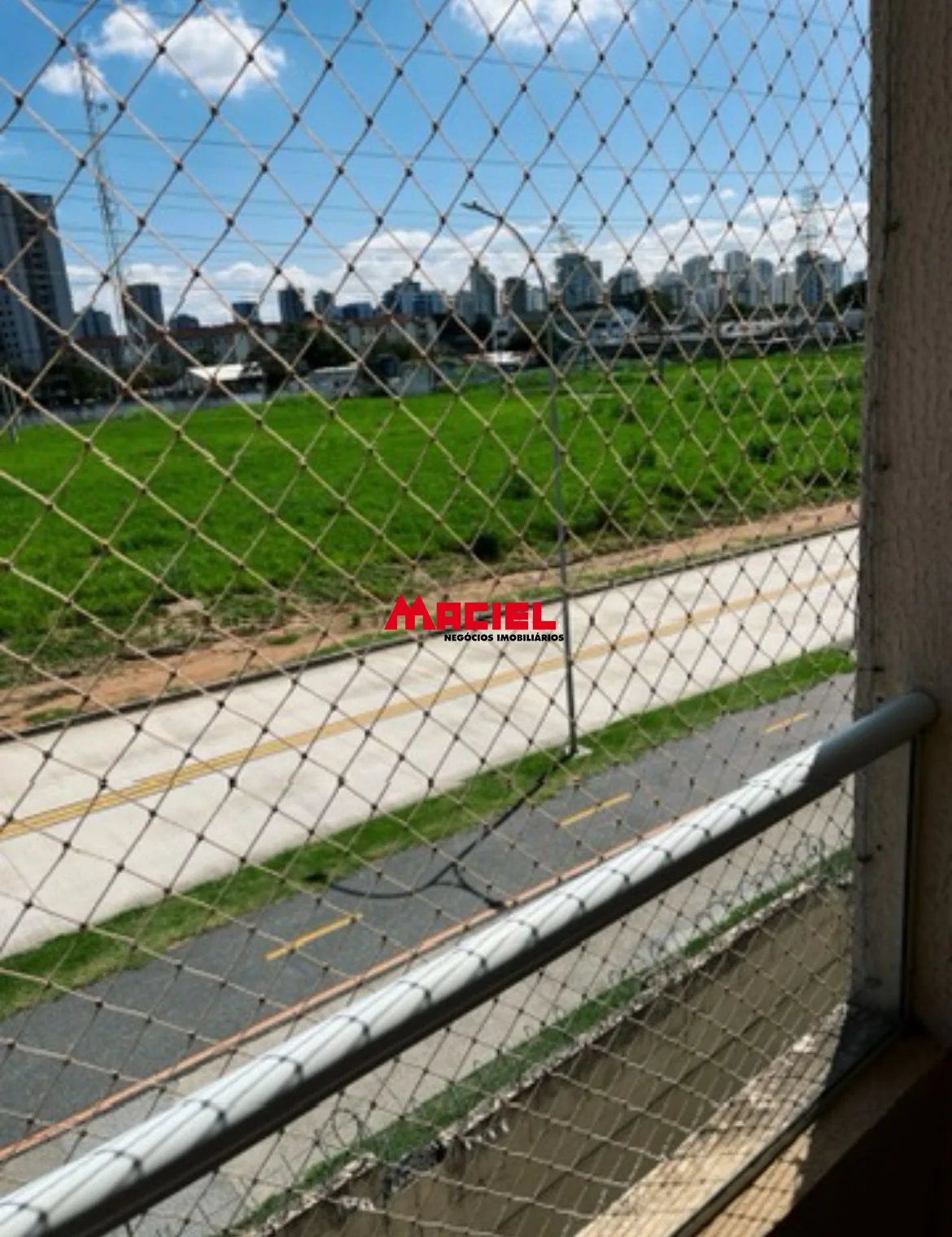 Comprar Apartamento / Padr&atilde;o em S&atilde;o Jos&eacute; dos Campos R$ 350.000,00 - Foto 4