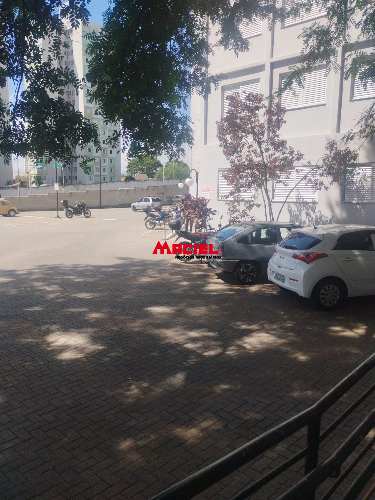 Alugar Apartamento / Padr&atilde;o em S&atilde;o Jos&eacute; dos Campos R$ 1.650,00 - Foto 4