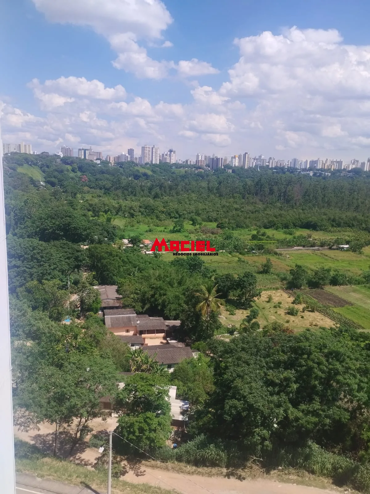 Alugar Apartamento / Padr&atilde;o em S&atilde;o Jos&eacute; dos Campos R$ 1.650,00 - Foto 19