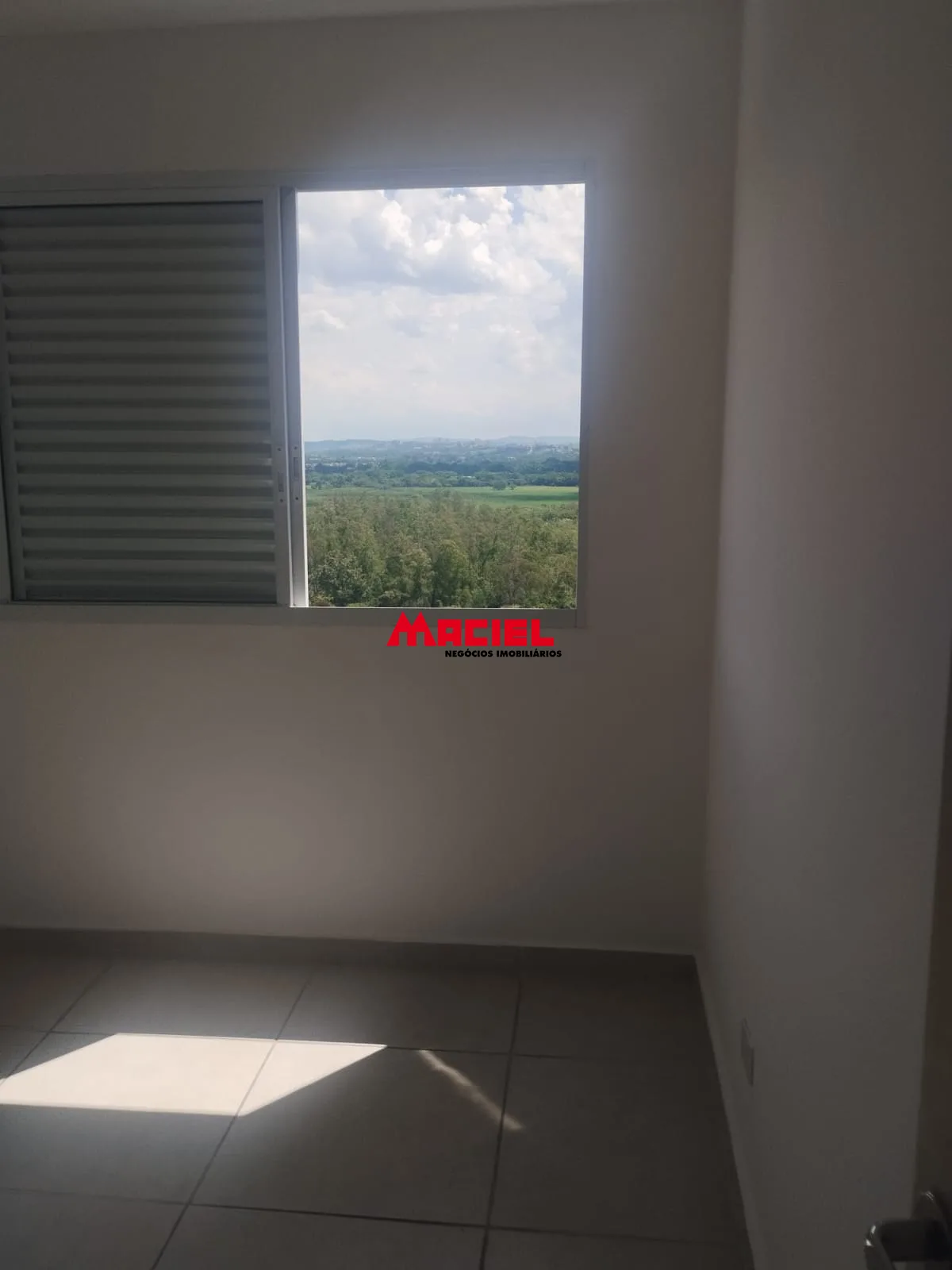 Alugar Apartamento / Padr&atilde;o em S&atilde;o Jos&eacute; dos Campos R$ 1.650,00 - Foto 27