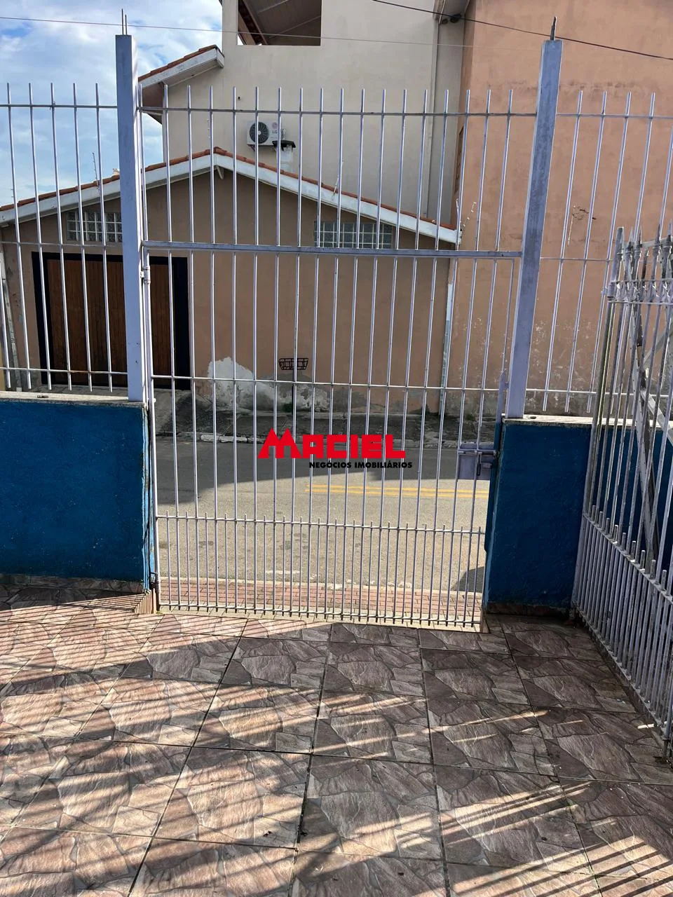 Alugar Comercial / Ponto Comercial em S&atilde;o Jos&eacute; dos Campos R$ 1.300,00 - Foto 6