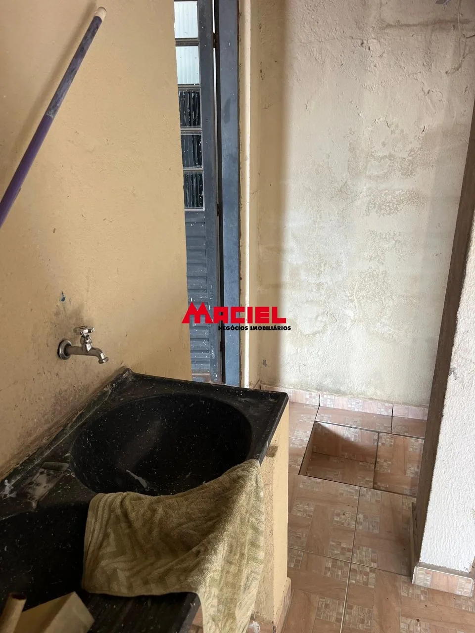 Alugar Comercial / Ponto Comercial em S&atilde;o Jos&eacute; dos Campos R$ 1.300,00 - Foto 14