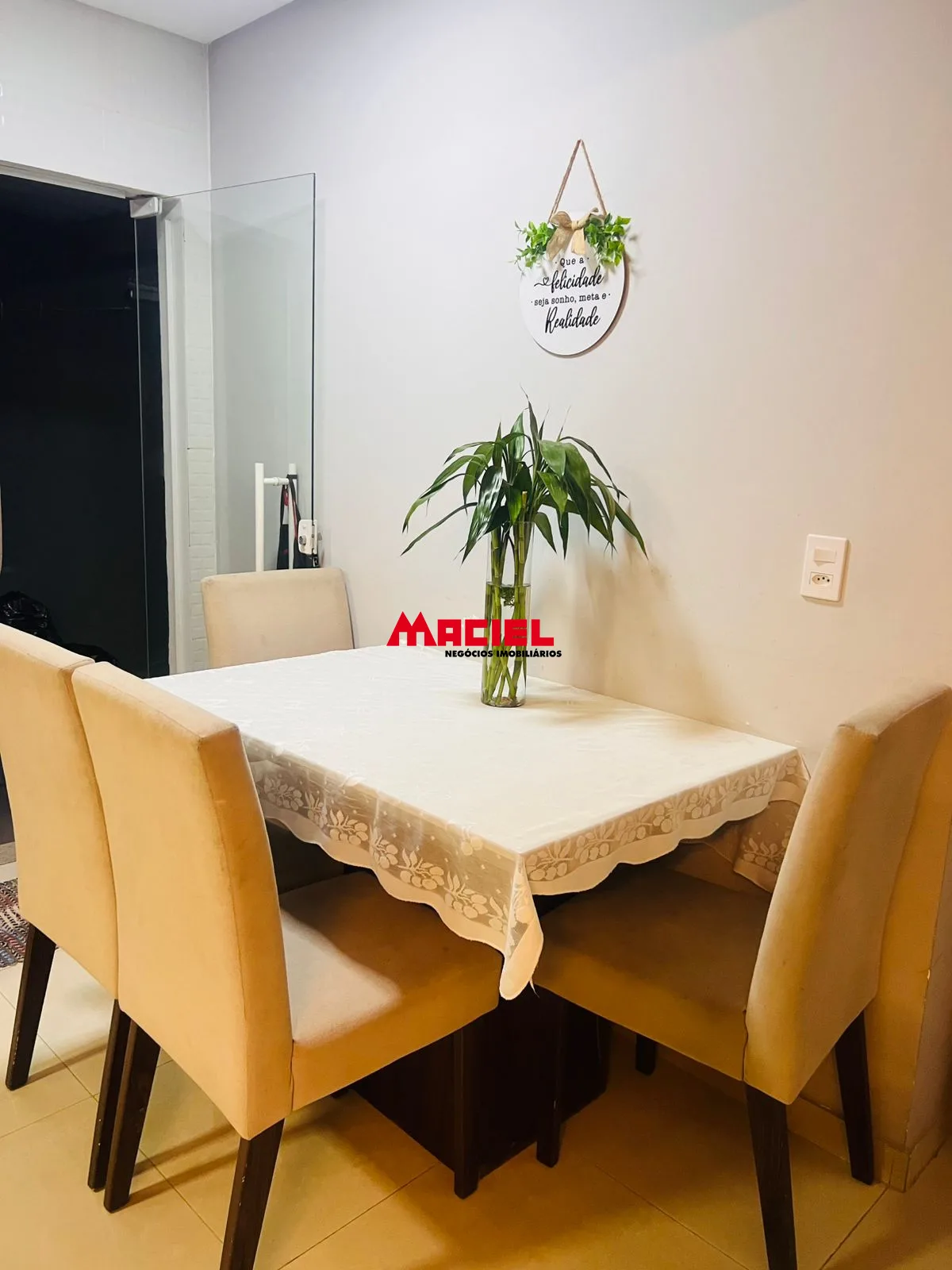 Comprar Casa / Sobrado em S&atilde;o Jos&eacute; dos Campos R$ 850.000,00 - Foto 2