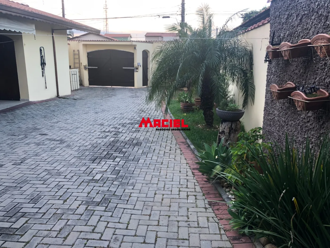 Comprar Casa / Padr&atilde;o em Ca&ccedil;apava R$ 750.000,00 - Foto 3