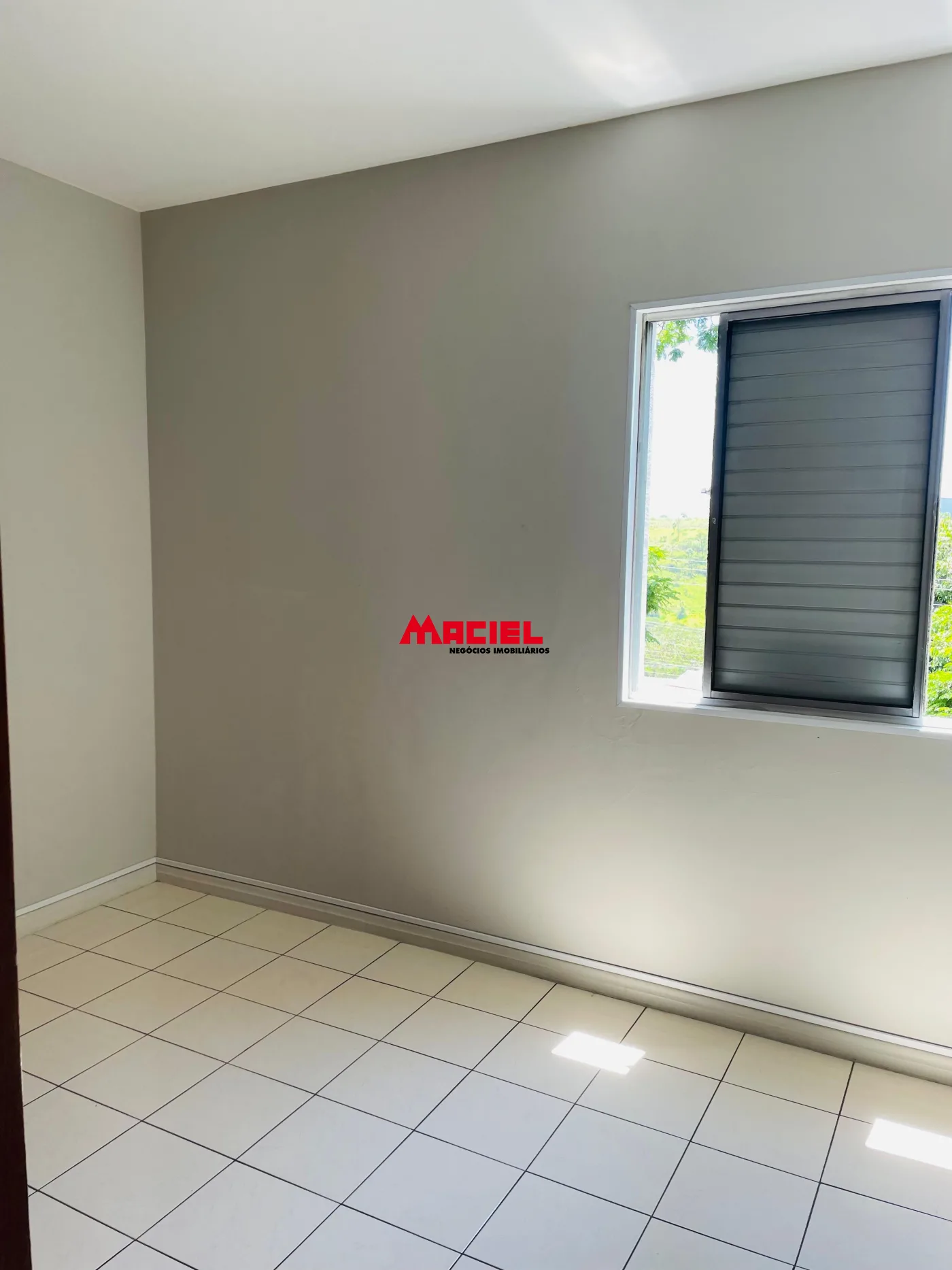 Alugar Apartamento / Padr&atilde;o em S&atilde;o Jos&eacute; dos Campos R$ 2.400,00 - Foto 1