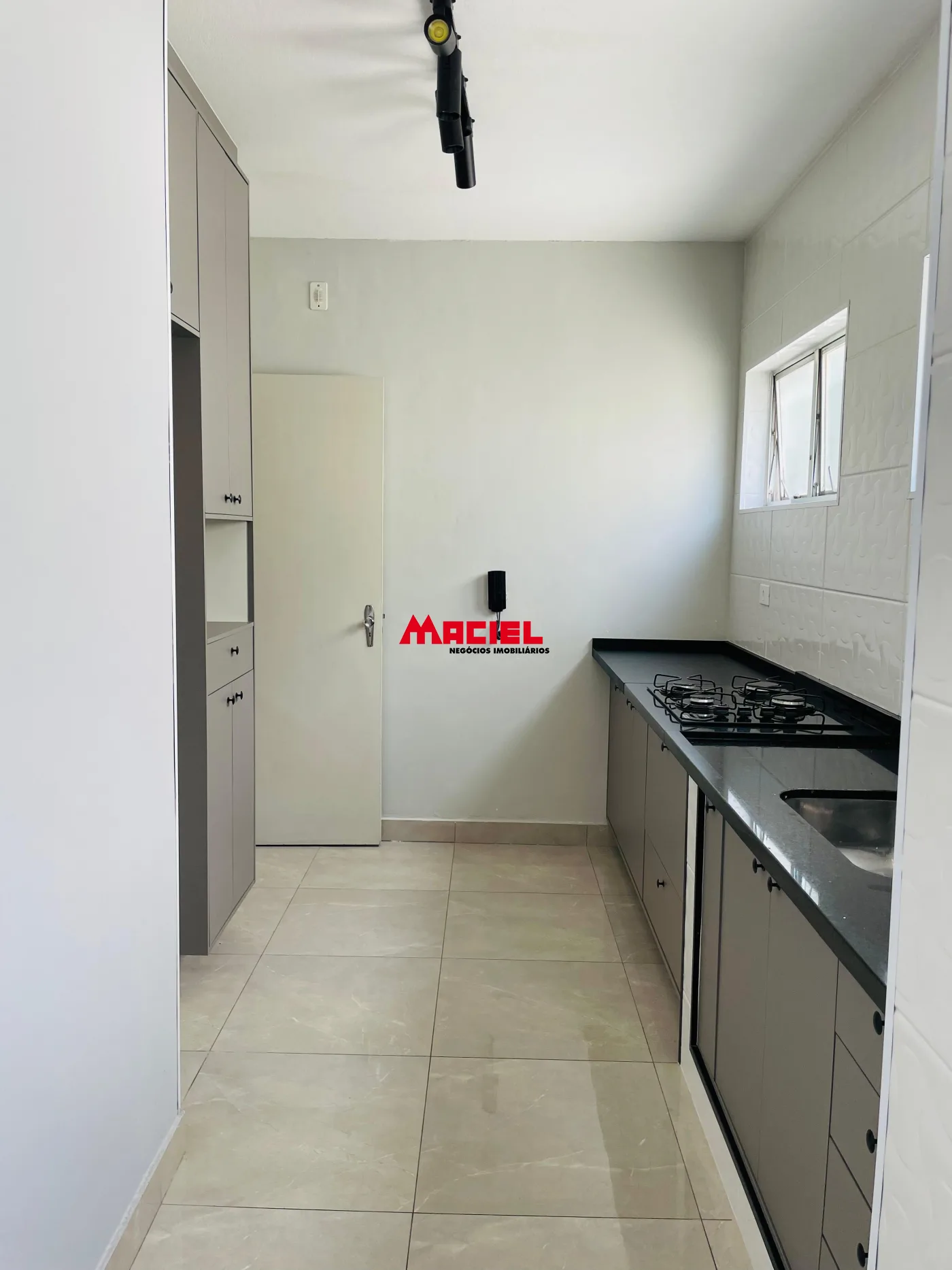 Alugar Apartamento / Padr&atilde;o em S&atilde;o Jos&eacute; dos Campos R$ 2.400,00 - Foto 3