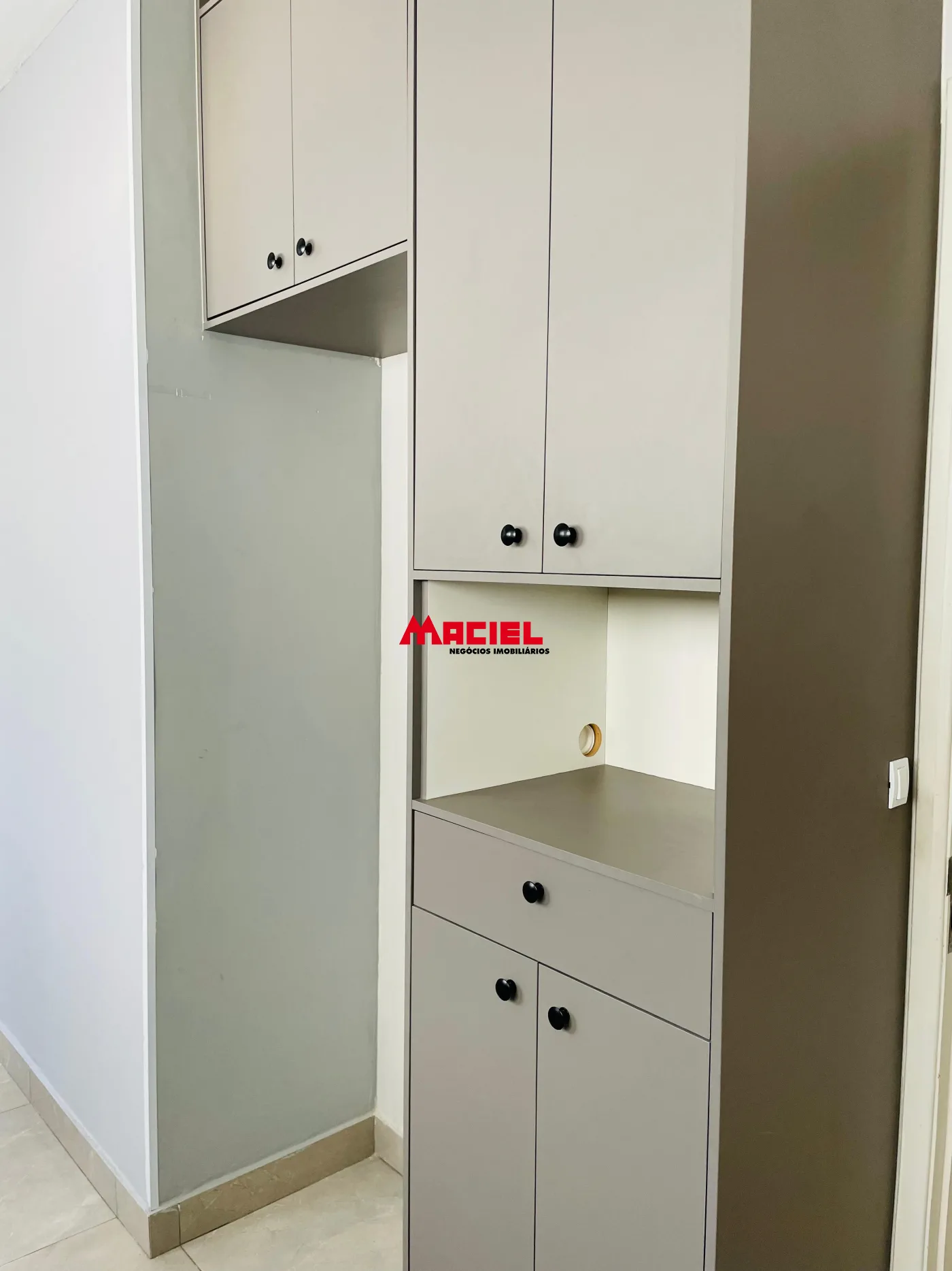 Alugar Apartamento / Padr&atilde;o em S&atilde;o Jos&eacute; dos Campos R$ 2.400,00 - Foto 5