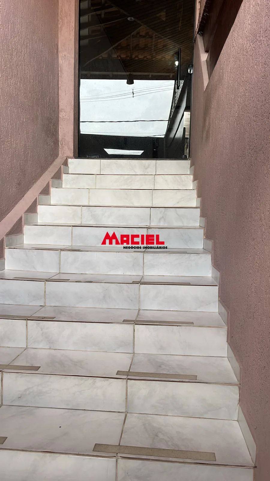 Alugar Casa / Padr&atilde;o em S&atilde;o Jos&eacute; dos Campos R$ 2.200,00 - Foto 3