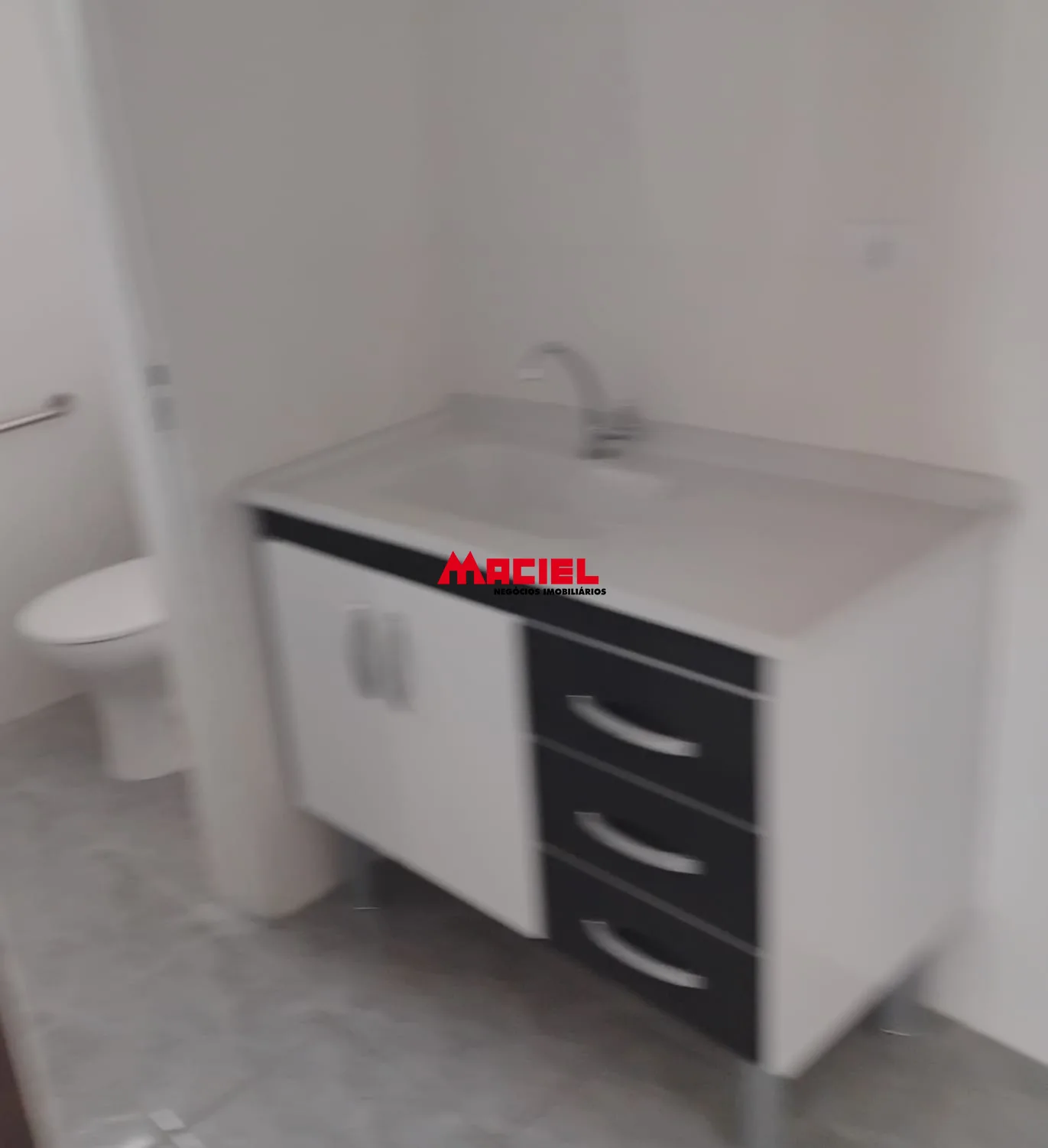 Alugar Comercial / Sala em S&atilde;o Jos&eacute; dos Campos R$ 2.000,00 - Foto 4