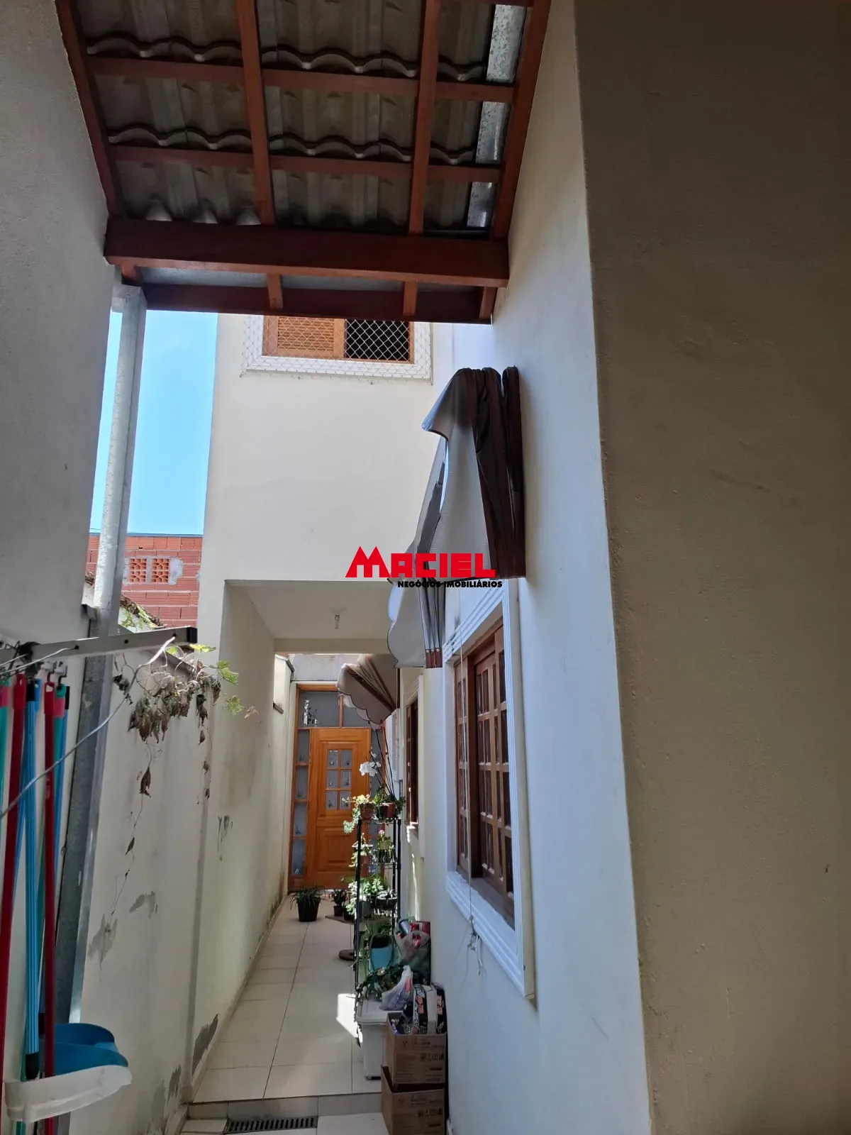 Alugar Casa / Sobrado em S&atilde;o Jos&eacute; dos Campos R$ 4.000,00 - Foto 2