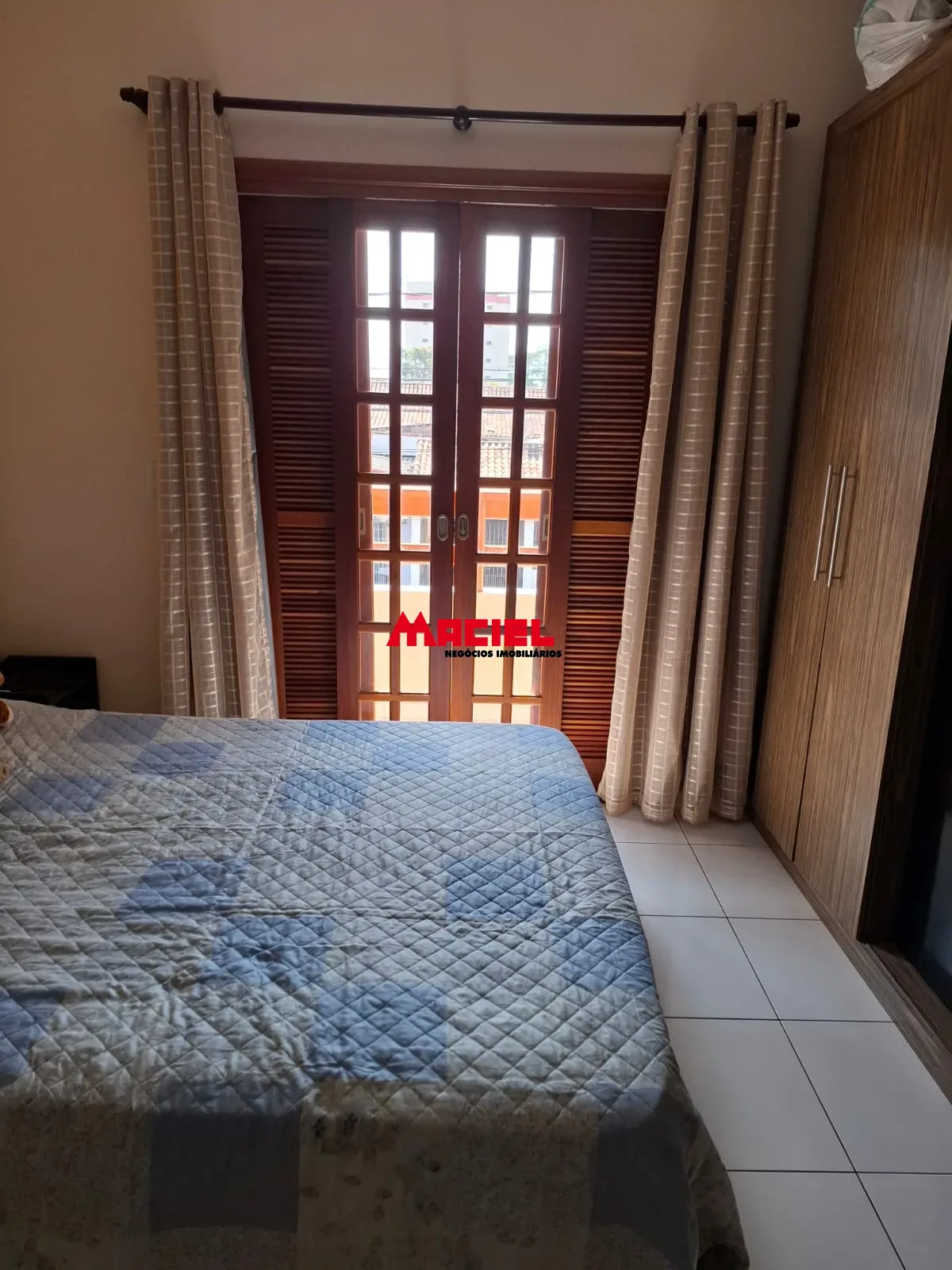 Alugar Casa / Sobrado em S&atilde;o Jos&eacute; dos Campos R$ 4.000,00 - Foto 4