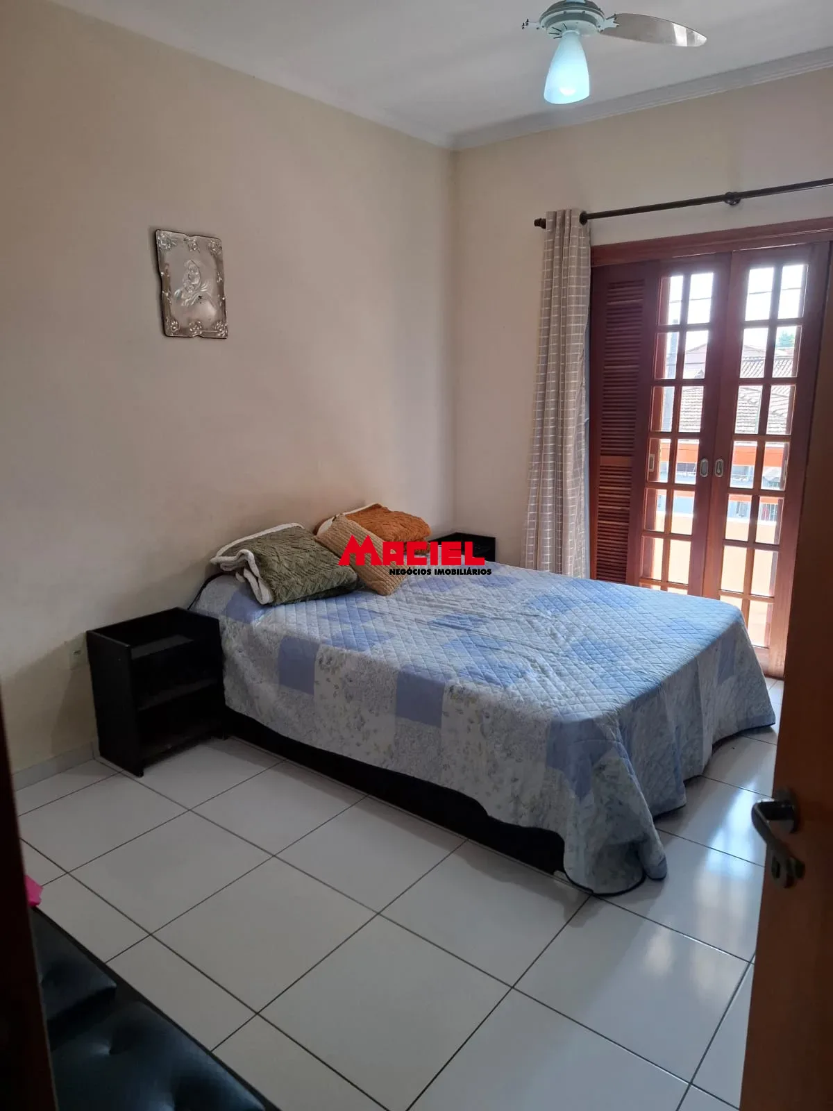 Alugar Casa / Sobrado em S&atilde;o Jos&eacute; dos Campos R$ 4.000,00 - Foto 15
