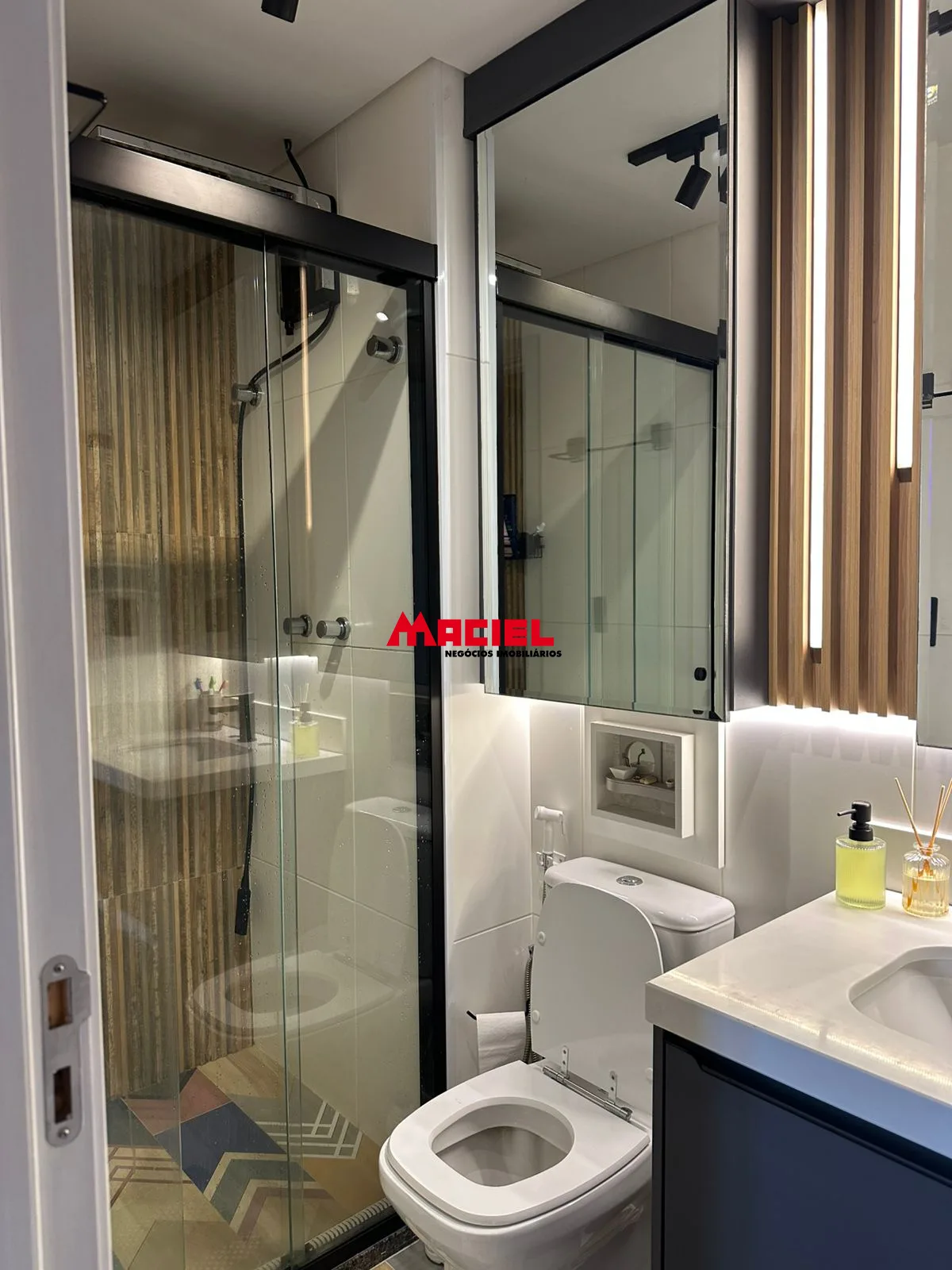 Comprar Apartamento / Flat em S&atilde;o Jos&eacute; dos Campos R$ 660.000,00 - Foto 5