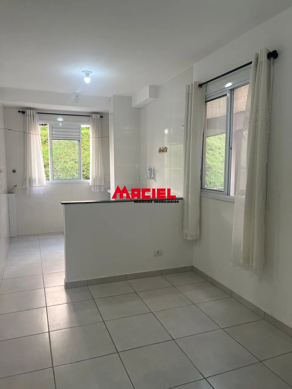 Alugar Apartamento / Padr&atilde;o em S&atilde;o Jos&eacute; dos Campos R$ 1.200,00 - Foto 2