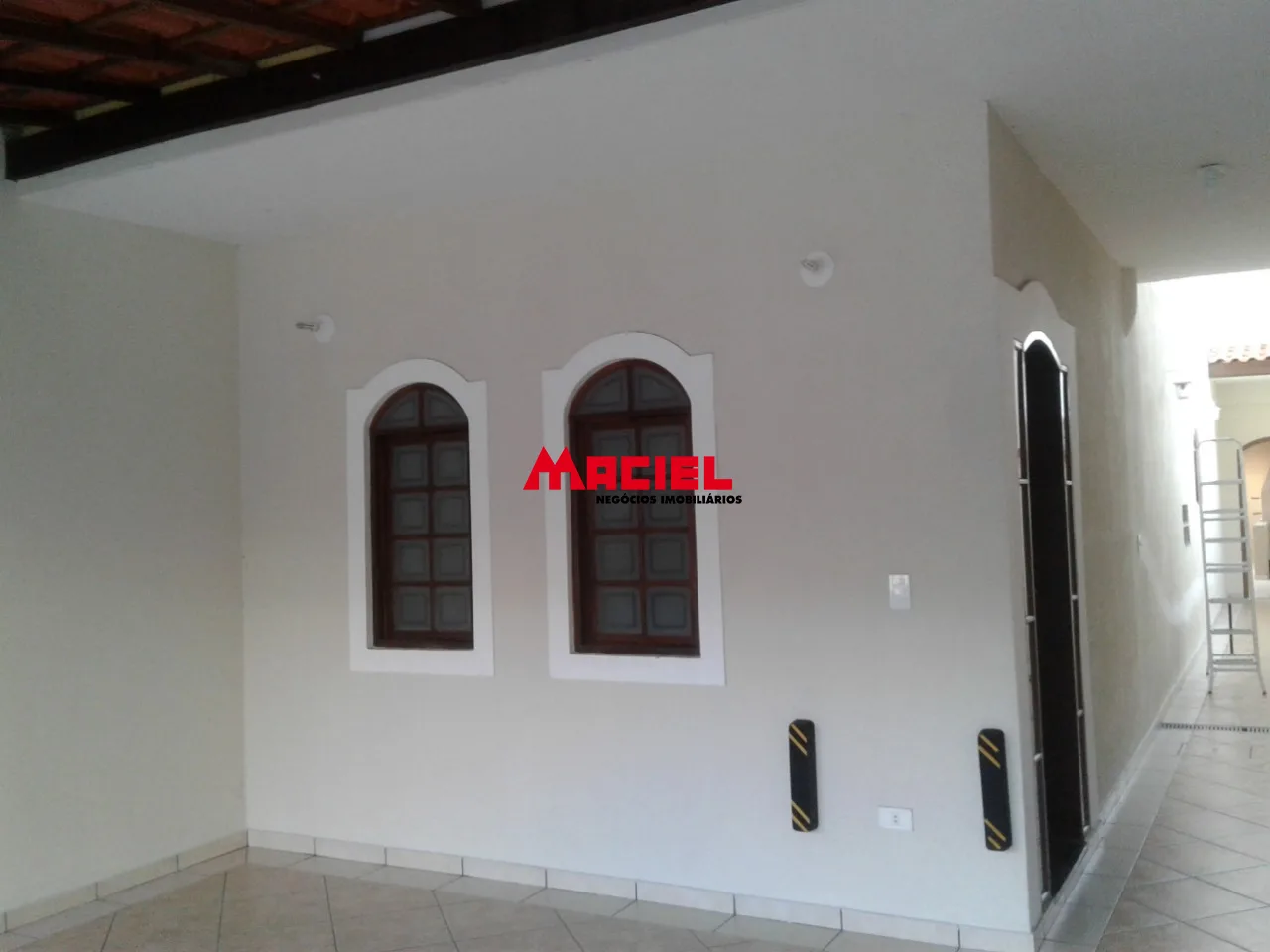 Alugar Casa / Sobrado em S&atilde;o Jos&eacute; dos Campos R$ 3.800,00 - Foto 2