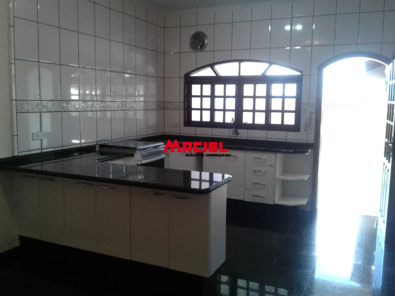 Alugar Casa / Sobrado em S&atilde;o Jos&eacute; dos Campos R$ 3.800,00 - Foto 28