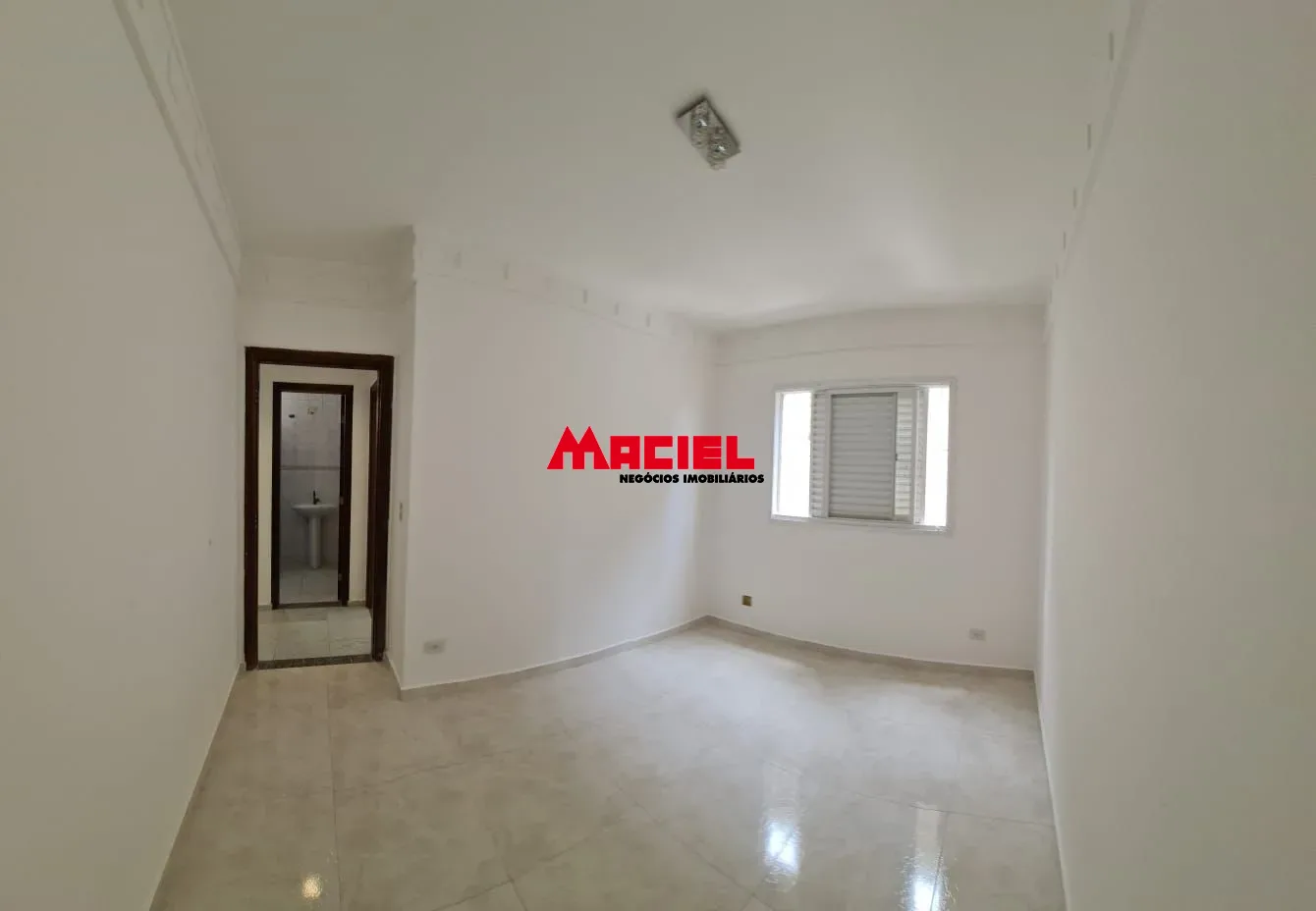 Alugar Apartamento / Padr&atilde;o em S&atilde;o Jos&eacute; dos Campos R$ 2.200,00 - Foto 1