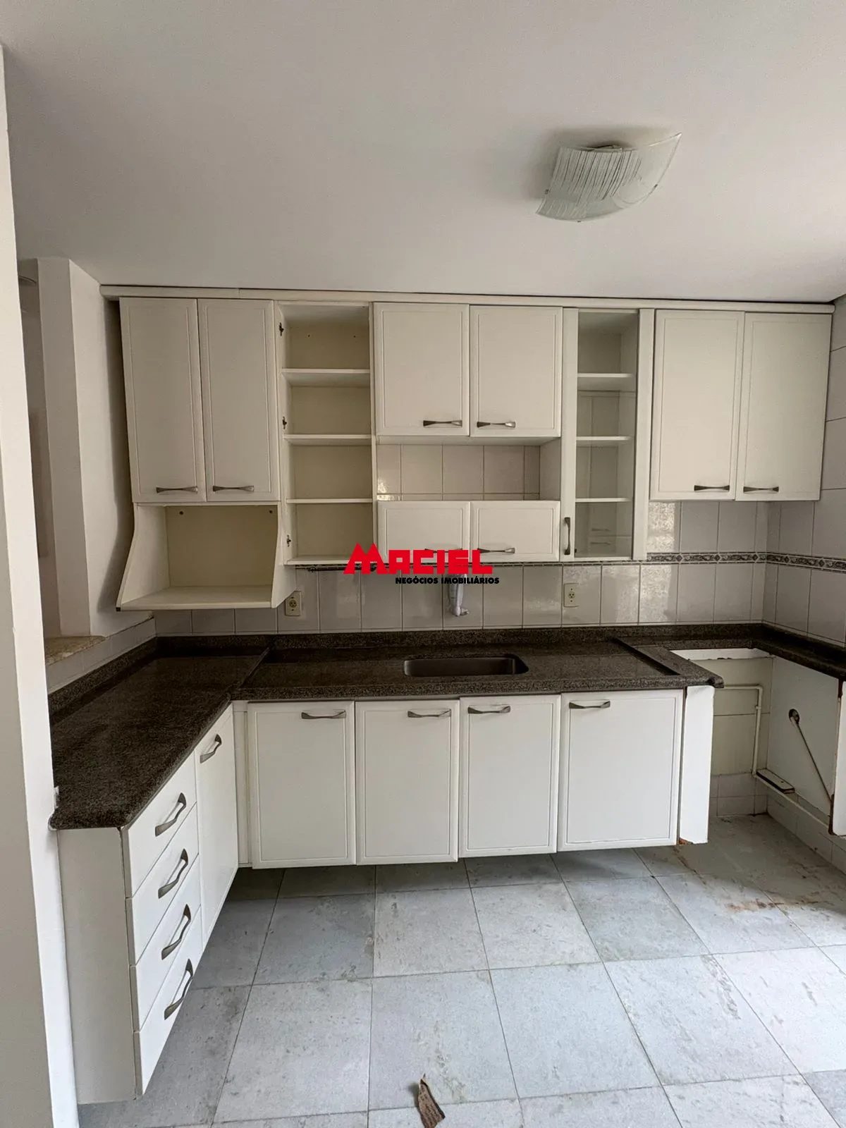 Alugar Apartamento / Padr&atilde;o em S&atilde;o Jos&eacute; dos Campos R$ 2.200,00 - Foto 3